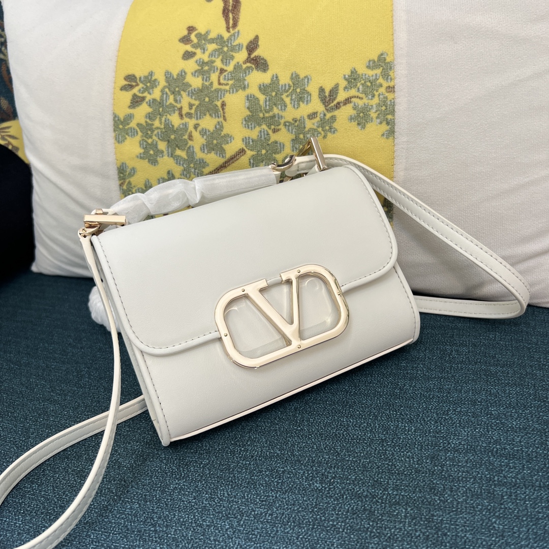 Bagsaaa Va1e*ntin0 Garavani small VLogo Type shoulder white bag - 18x13x5cm