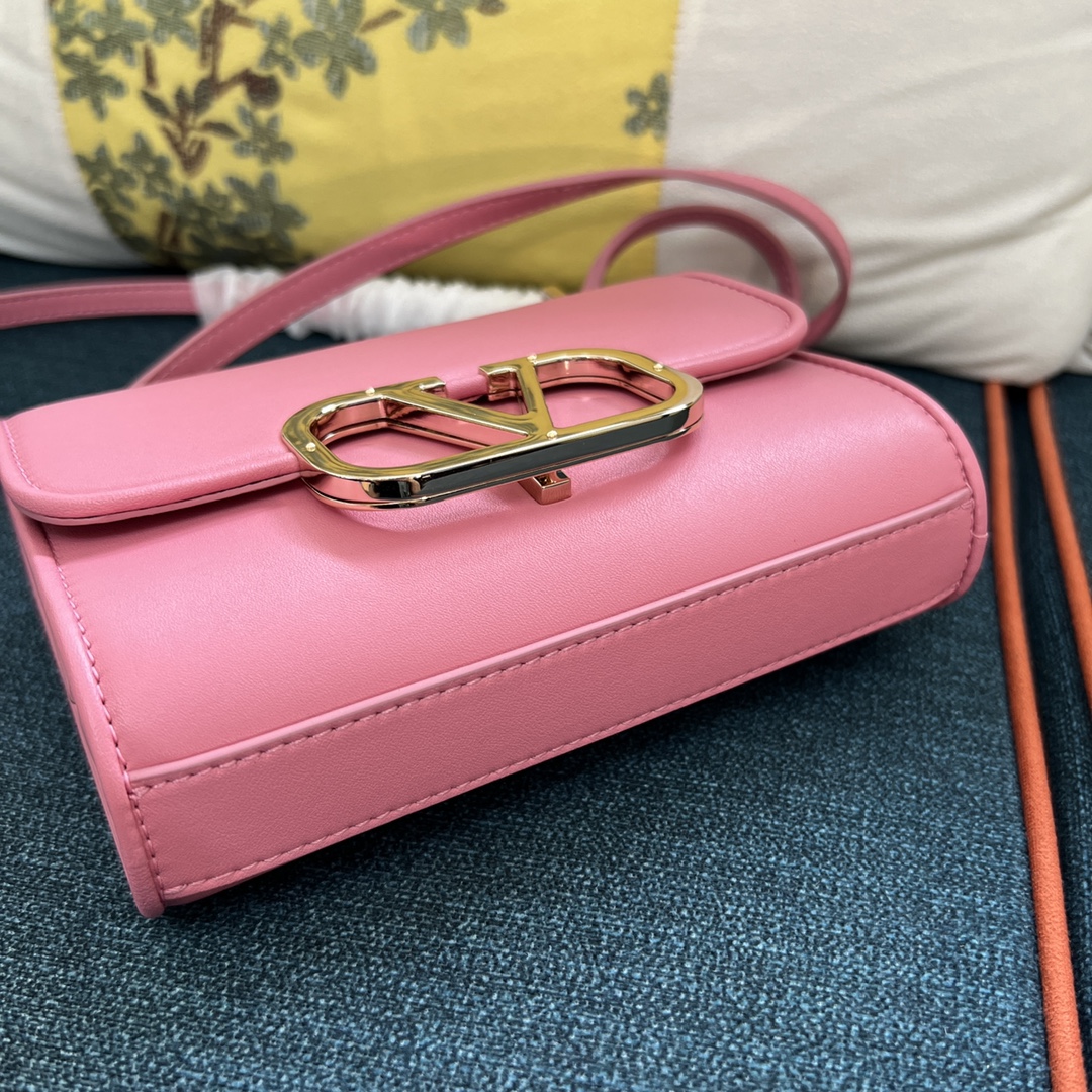 Bagsaaa Va1e*ntin0 Garavani small VLogo Type shoulder light pink bag - 18x13x5cm