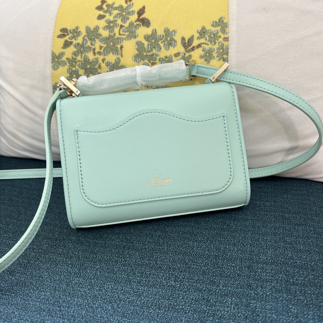 Bagsaaa Va1e*ntin0 Garavani small VLogo Type shoulder bag - 18x13x5cm