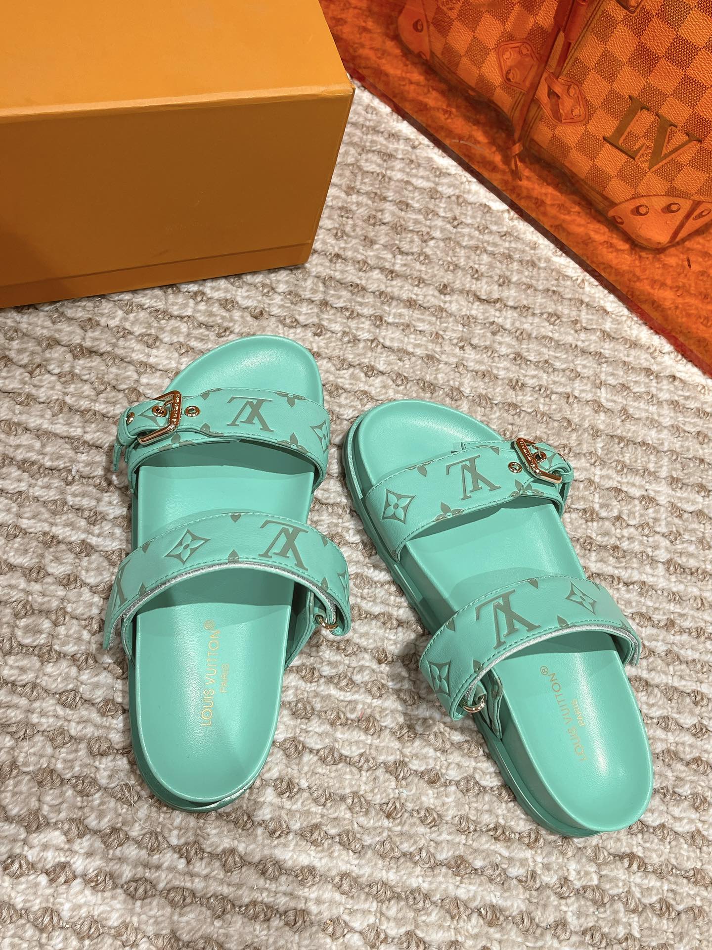 Bagsaaa L0vis Vvtt0n Bom Dia Flat Comfort Mule Vert d