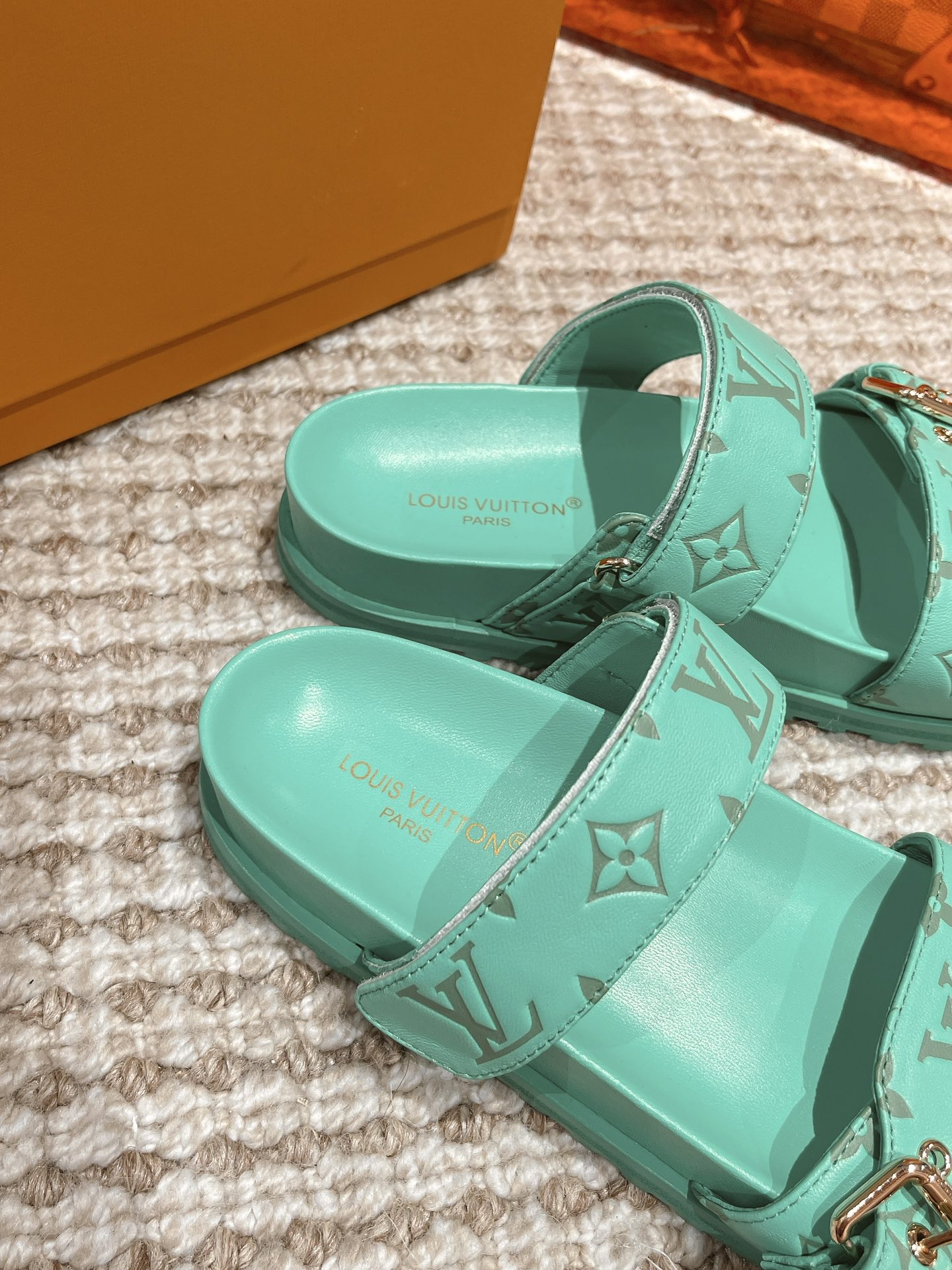 Bagsaaa L0vis Vvtt0n Bom Dia Flat Comfort Mule Vert d