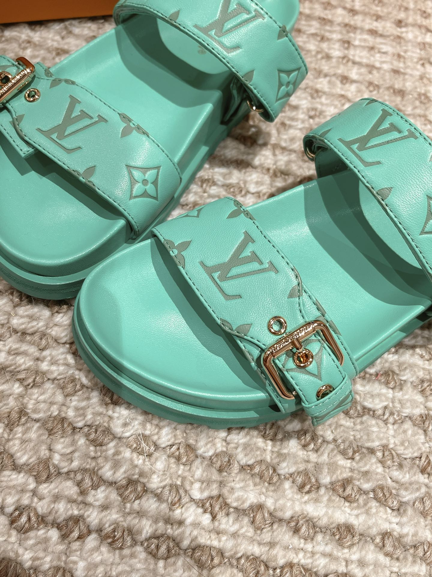 Bagsaaa L0vis Vvtt0n Bom Dia Flat Comfort Mule Vert d