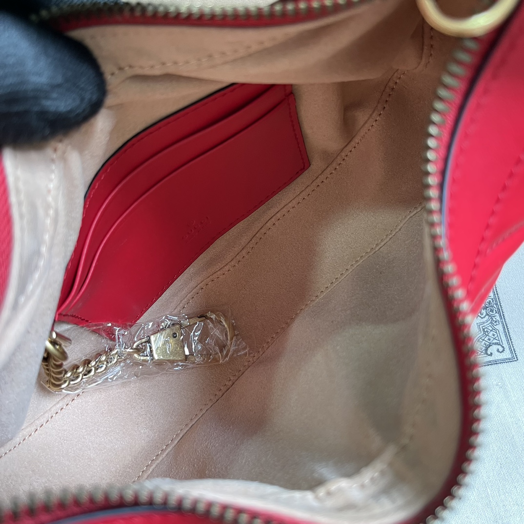 Bagsaaa Gvc*1 GG Marmont matelassé red leather mini bag - 21.5x 11x 5cm