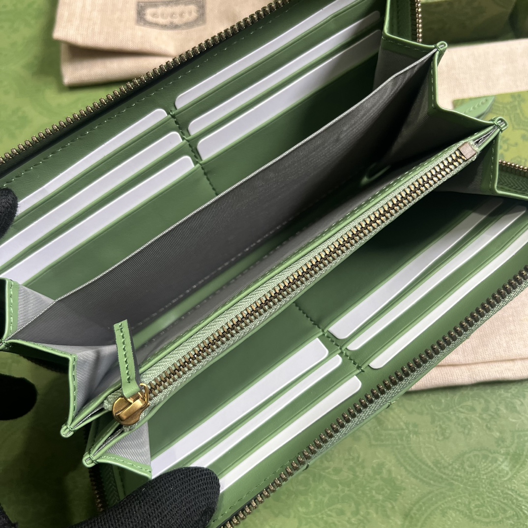 Bagsaaa Gvc*1 GG Marmont matelassé zip wallet sage green - 19 x 10.5 x 2cm