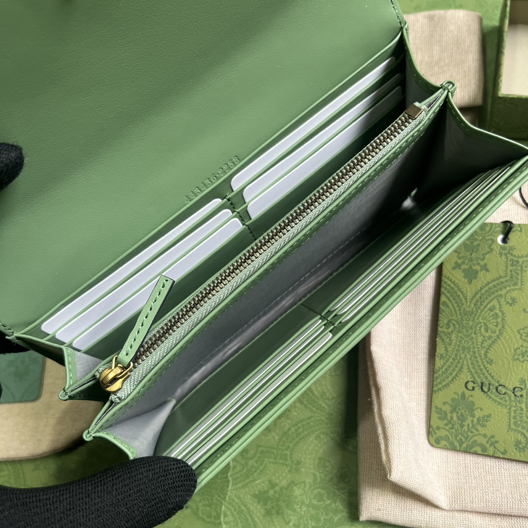 Bagsaaa Gvc*1 GG Marmont continental wallet sage green - 19 x 10.5 x 3cm