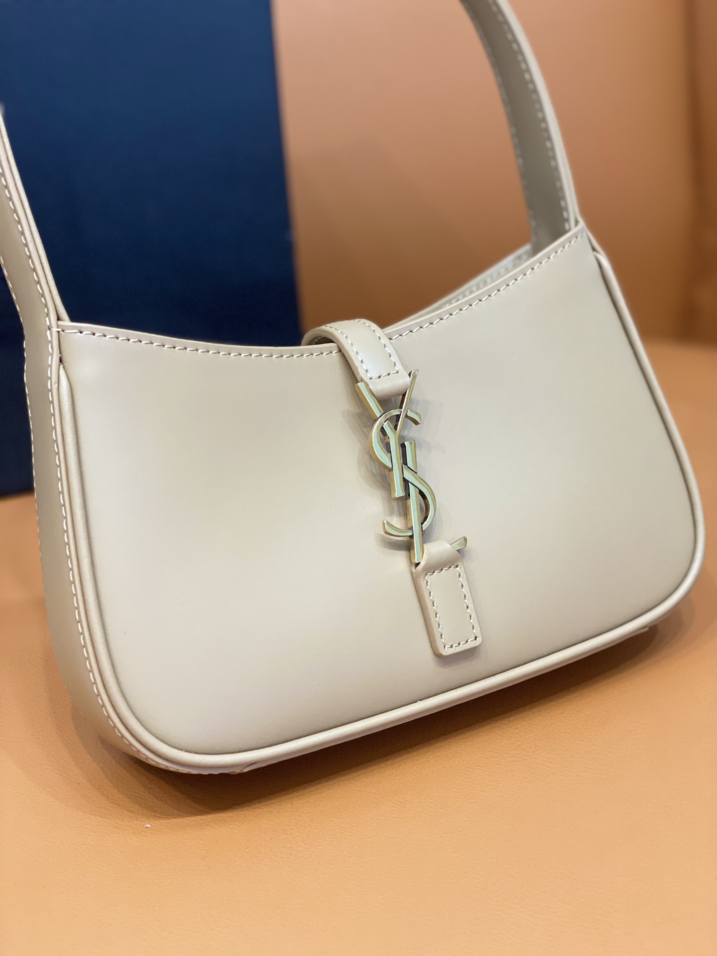 Bagsaaa Y51 LE 5 À 7 Mini in beige smooth leather - 19x11.5x4.5cm