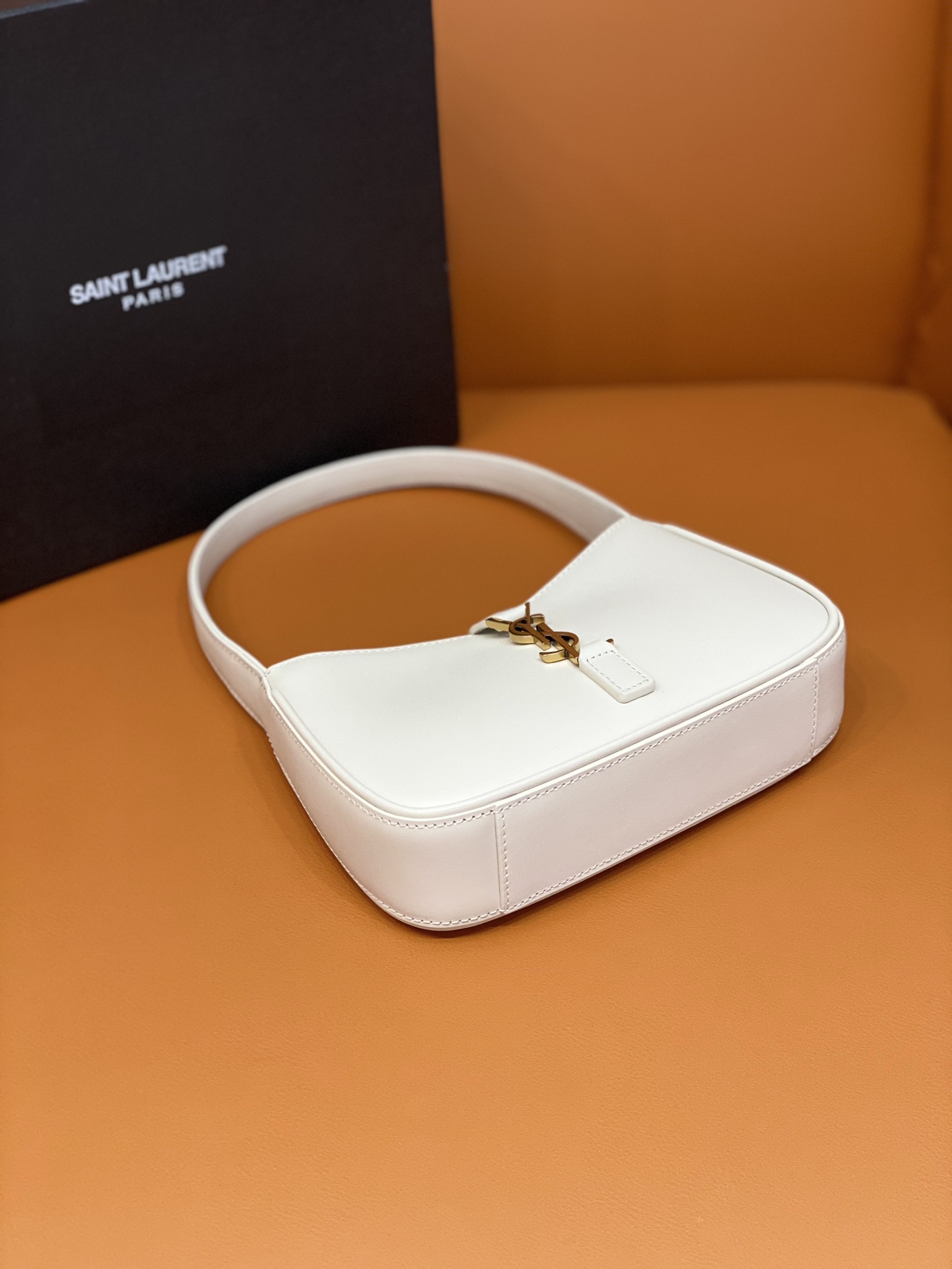 Bagsaaa Y51 LE 5 À 7 Mini in white smooth leather - 19x11.5x4.5cm