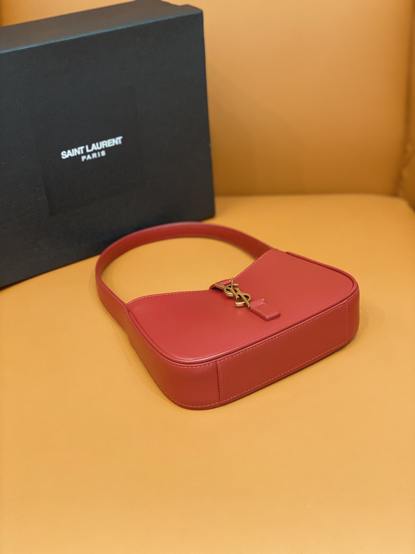 Bagsaaa Y51 LE 5 À 7 Mini in red smooth leather - 19x11.5x4.5cm
