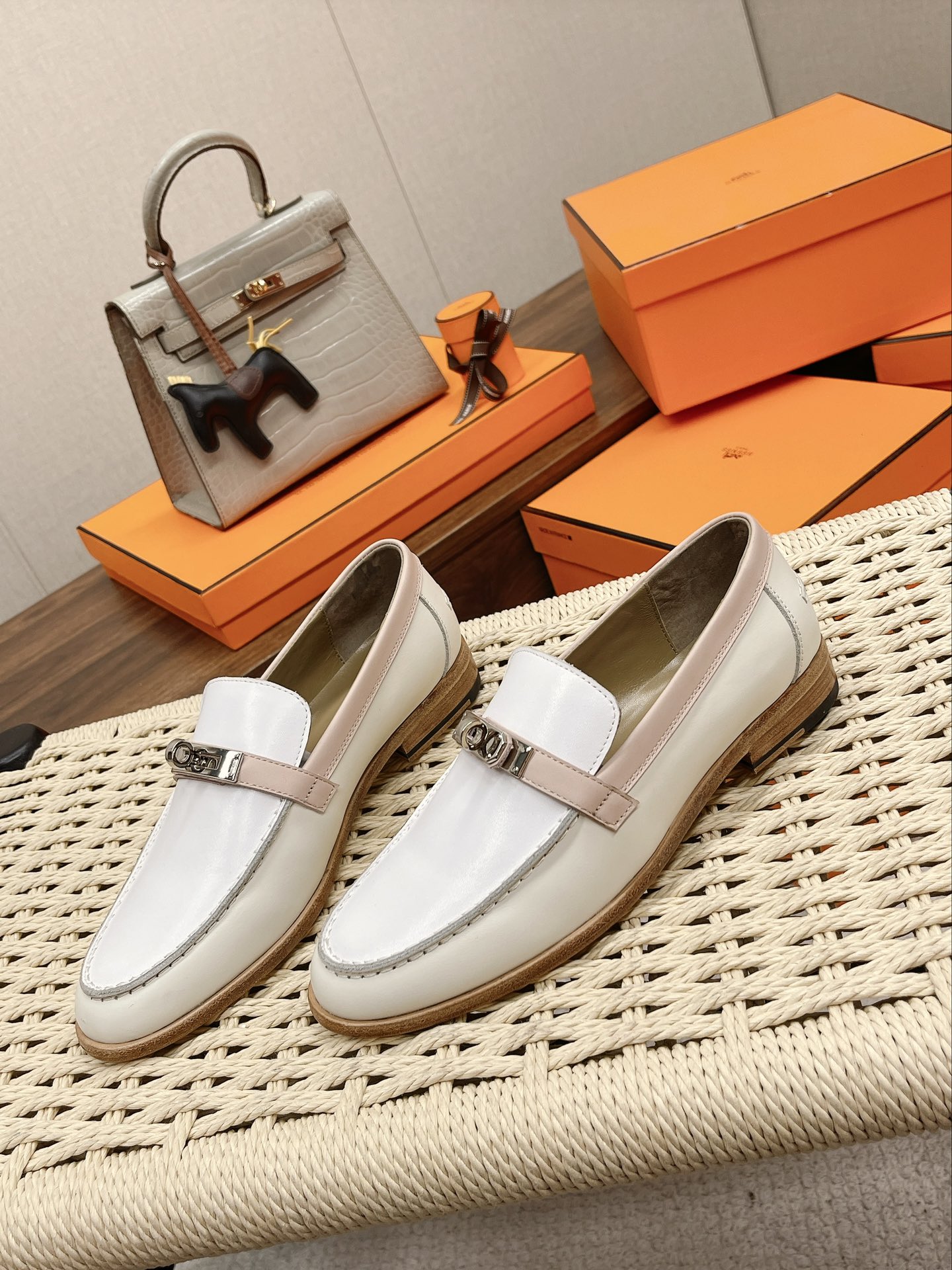 Bagsaaa H**me5 Destin Loafers White