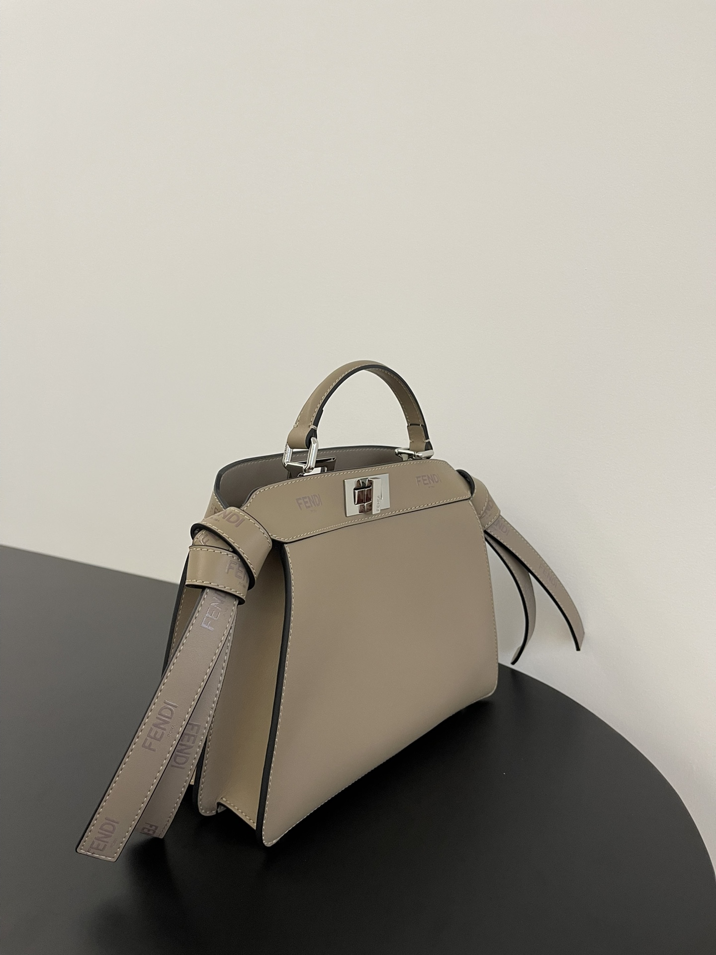 Bagsaaa F**di Peekaboo ISeeU Medium Brown Leather Bag - 27*11*21cm