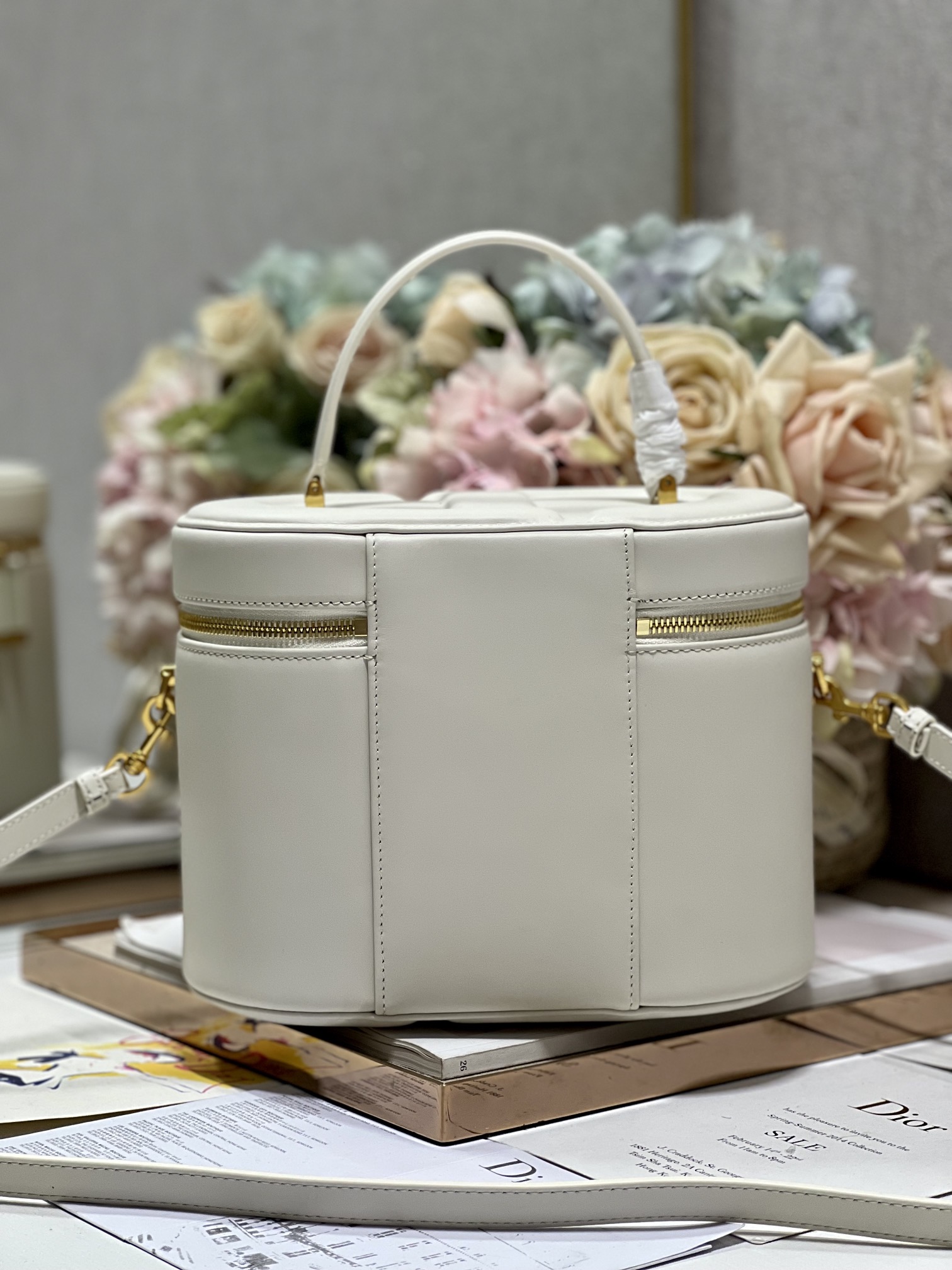 Bagsaaa D10r CD Signature Vanity Case White Leather - 24*14*18cm