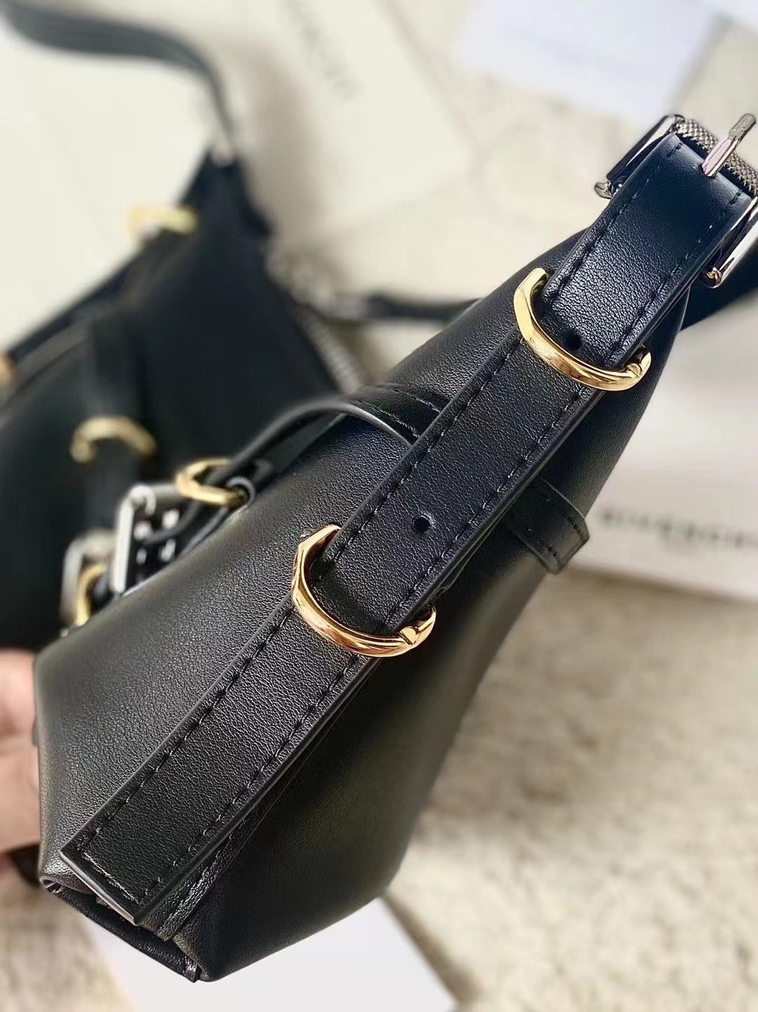 Bagsaaa Givenchy Black Voyou Shoulder Bag - 24*18*3.5cm