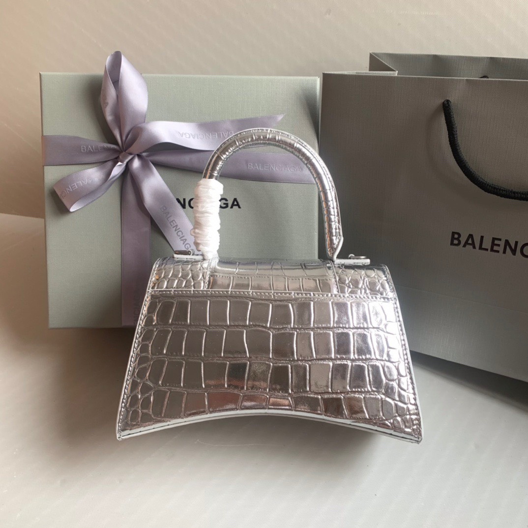 Bagsaaa Ba1en*iaga Hourglass metallic tote in silver - 23cmx10x14cm