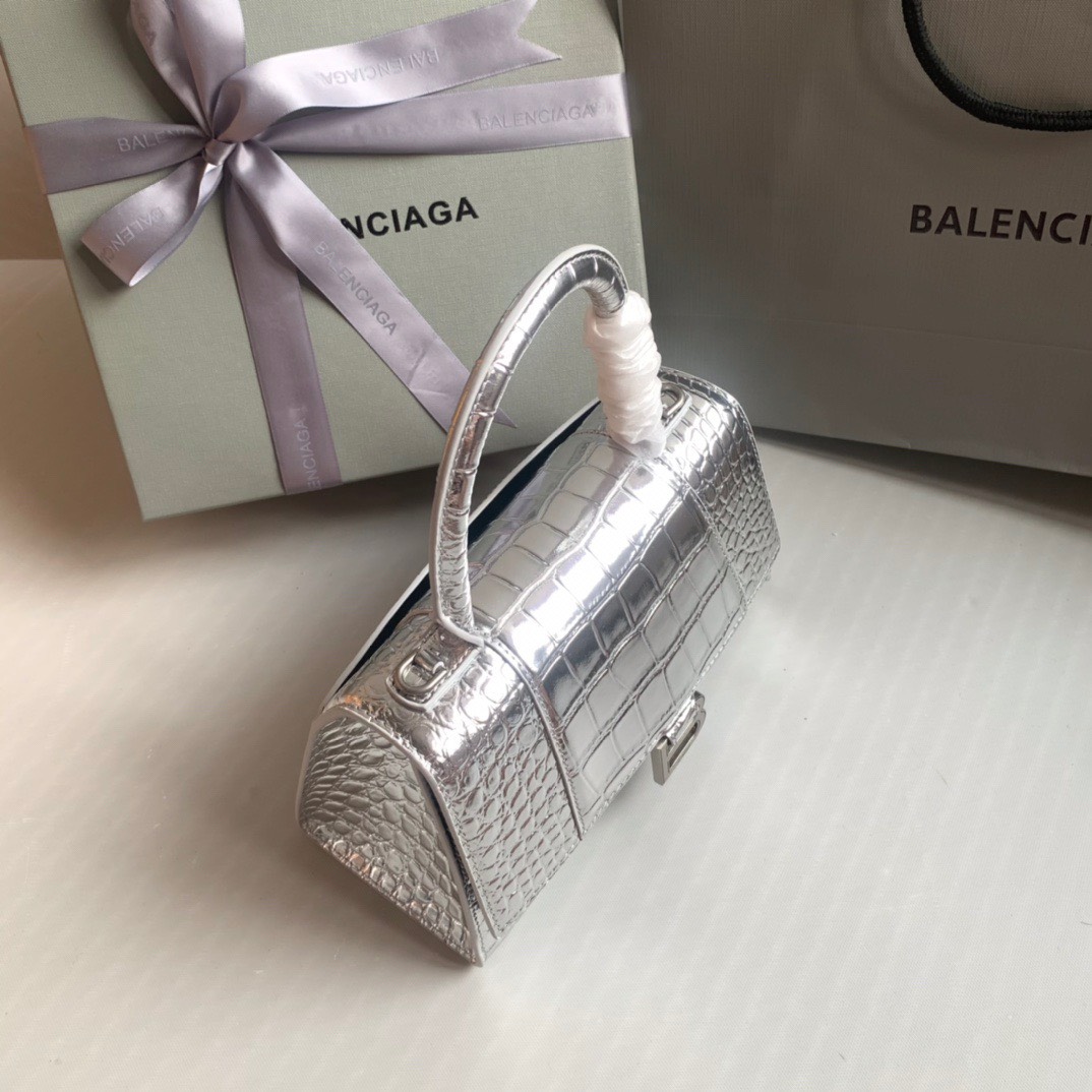 Bagsaaa Ba1en*iaga Hourglass metallic tote in silver - 23cmx10x14cm