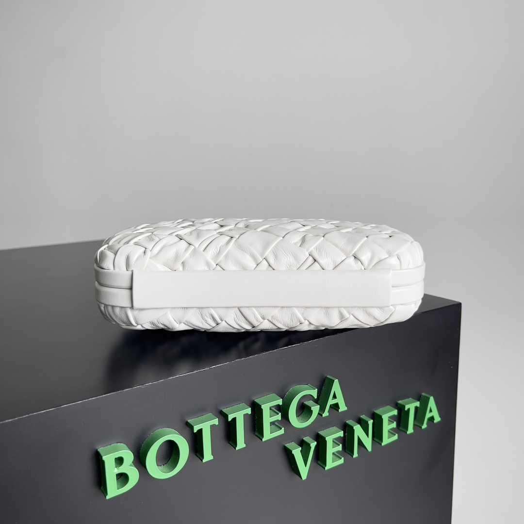Bagsaa B0tt*ga Ven*ta Knot White - 20x12x5.5cm