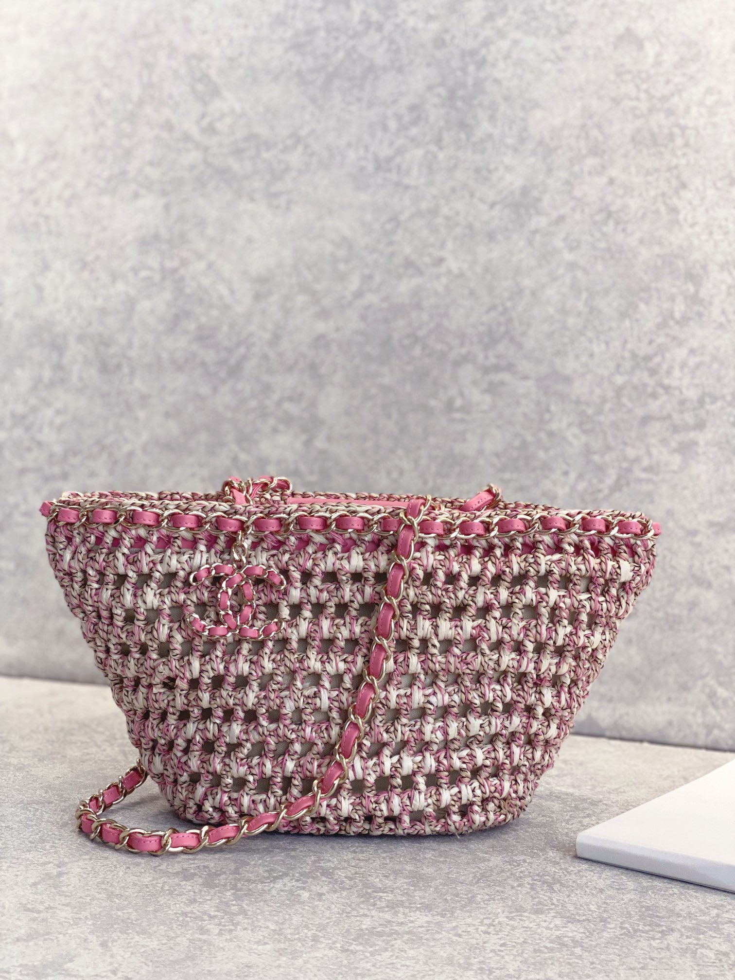 Bagsaaa Chrochet Small Tote Beige & Pink - 20 × 36 × 12 cm