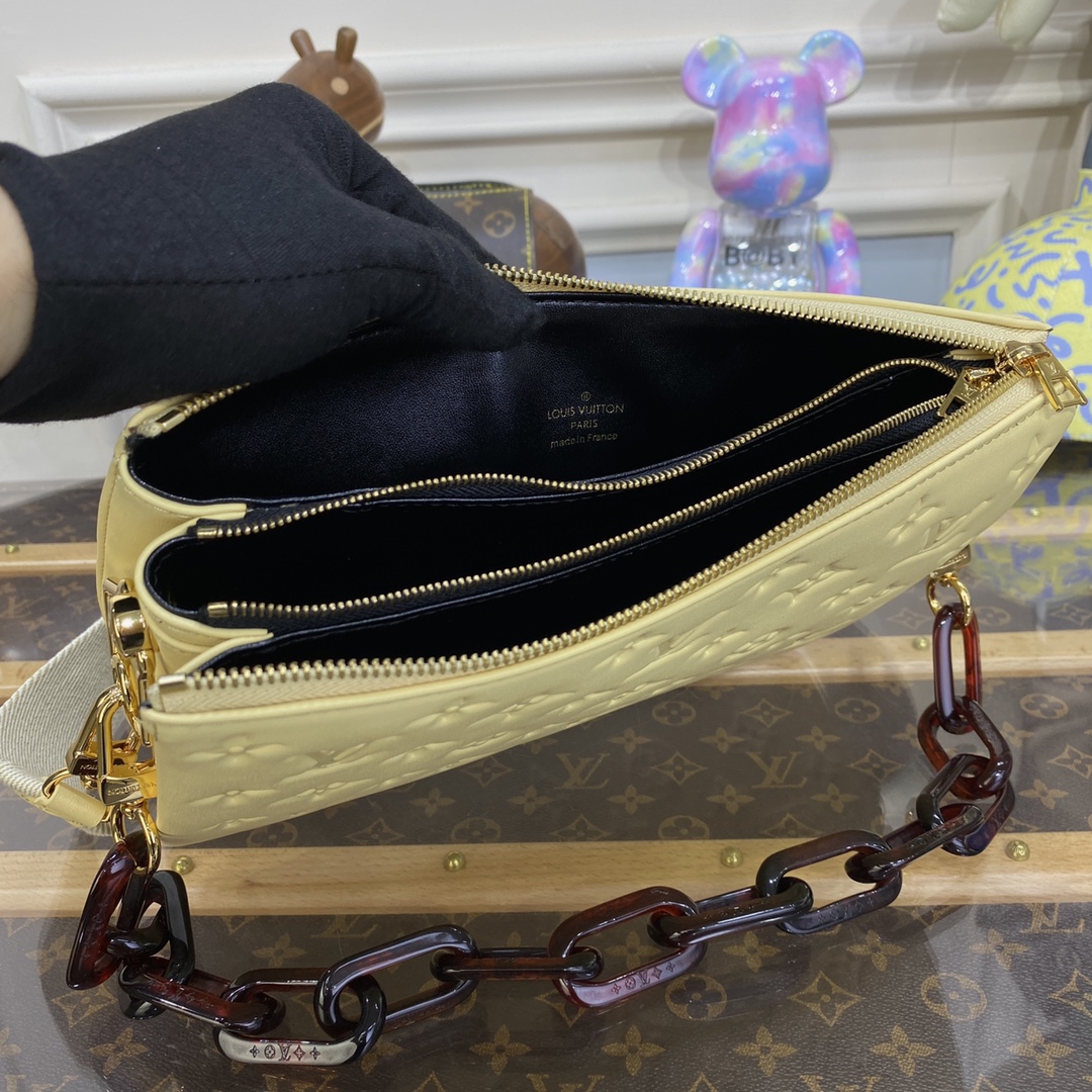 Bagsaaa L0vis Vvtt0n Coussin PM Yellow - 23 X 16 X 6.5 CM