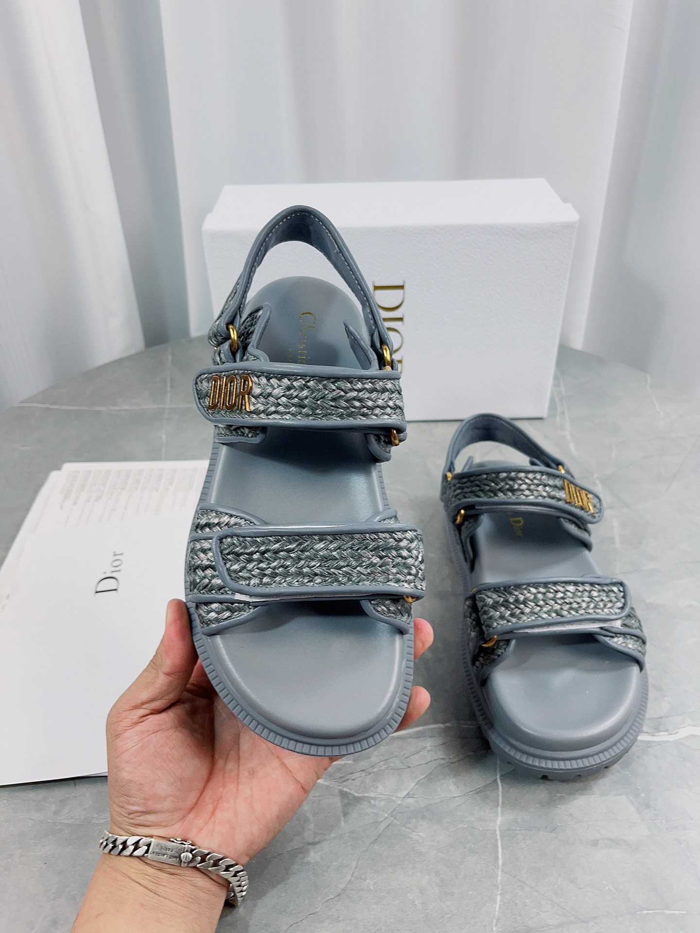 Bagsaaa D10r act sandal Braided Raffia