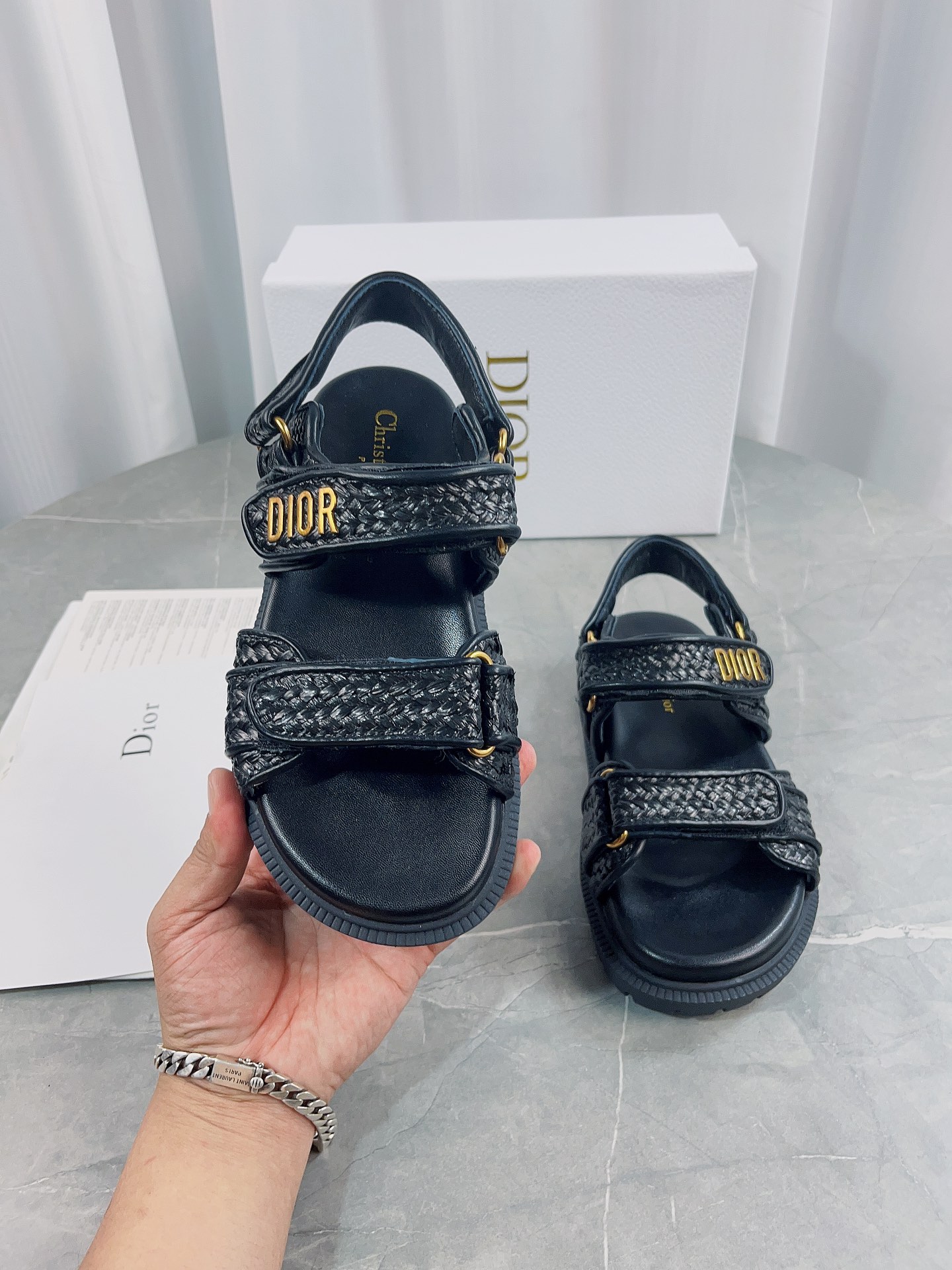Bagsaaa D10r act sandal Braided Raffia