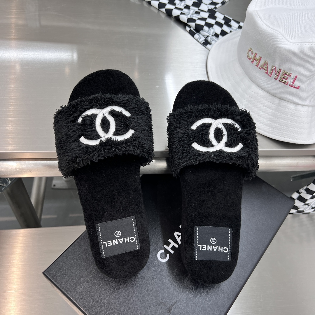 Bagsaaa Ch**el CC Fur Black Slippers