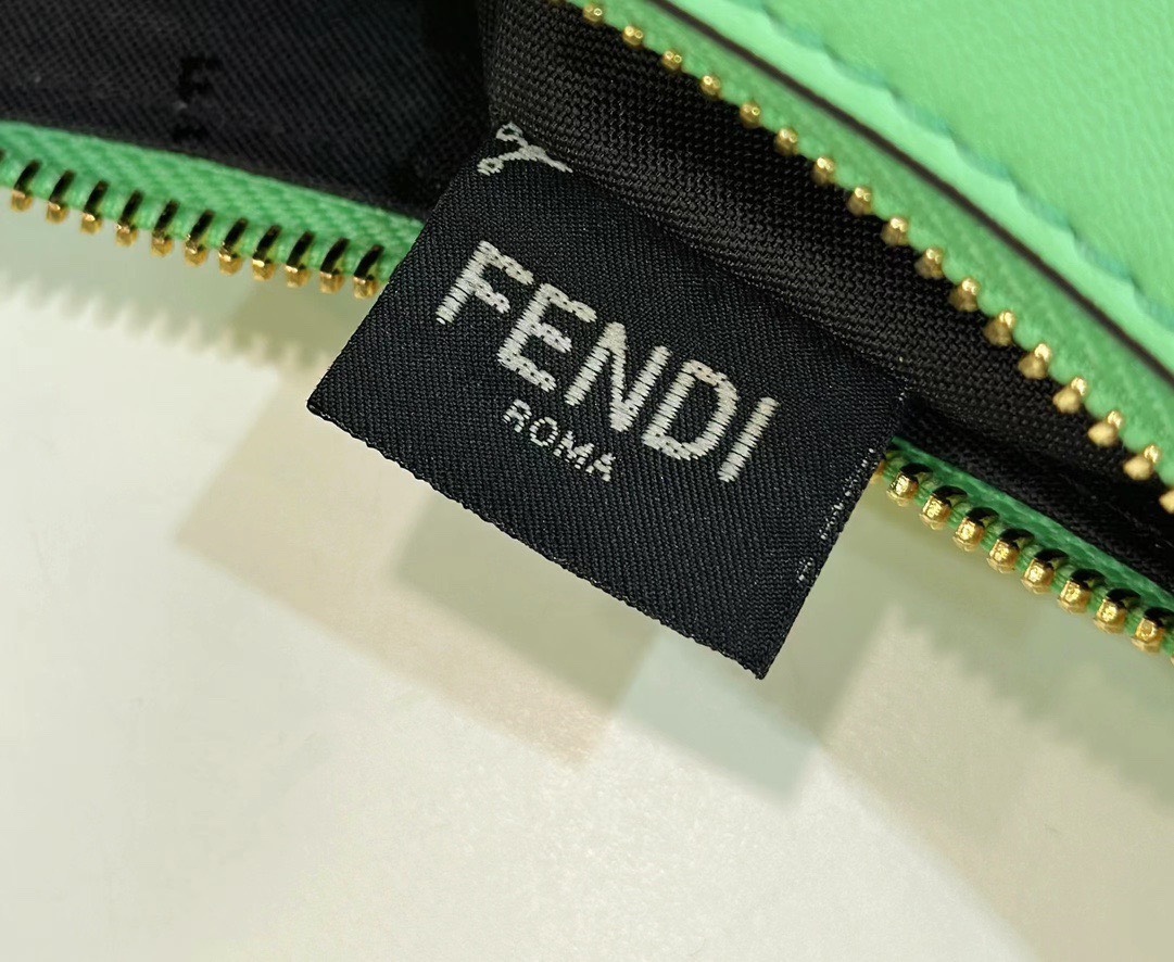 Bagsaaa F**di Small Graphy In Neo Green - 10×29×24.5cm