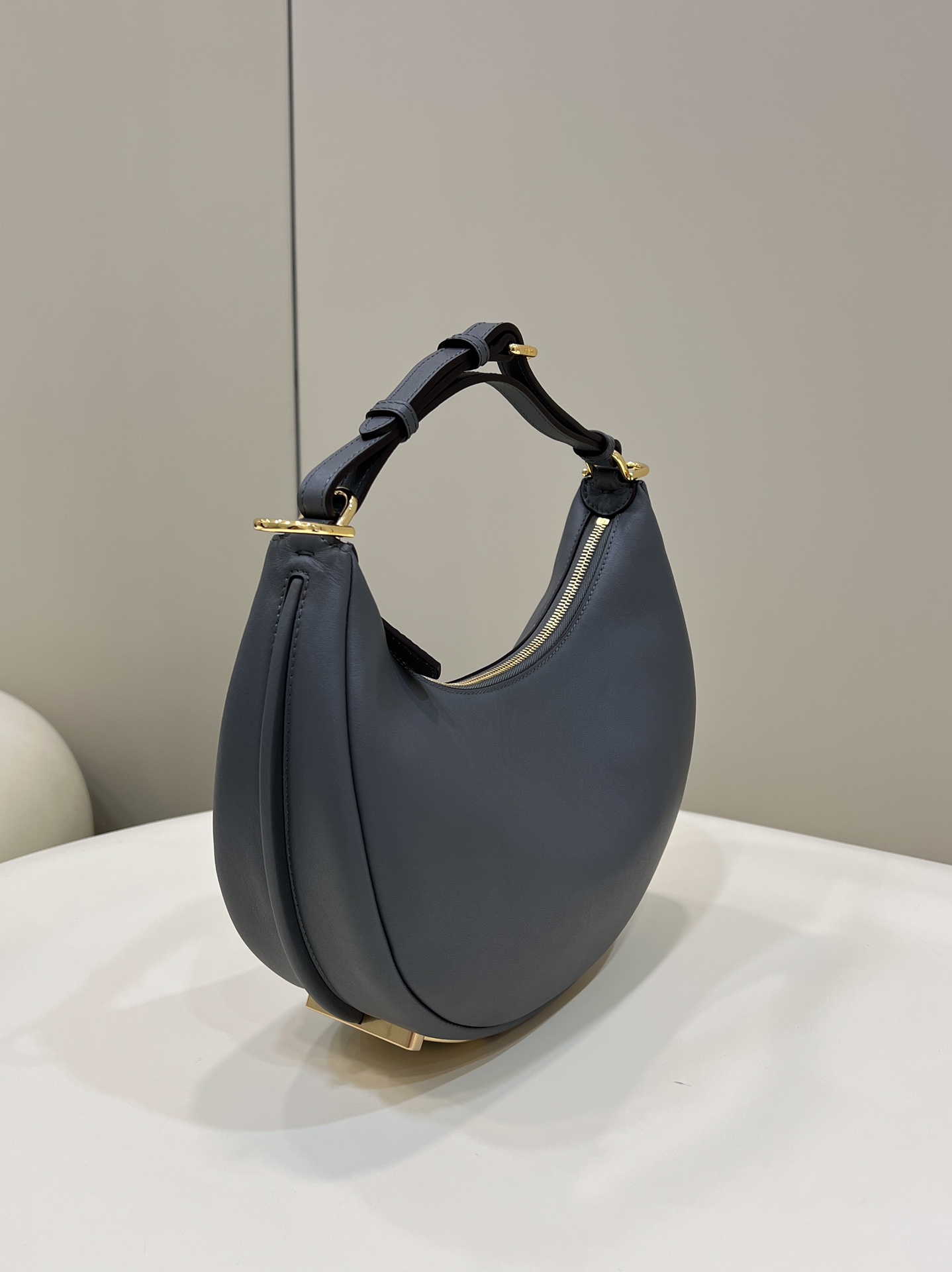 Bagsaaa F**di Small Graphy In Grey Leather - 10×29×24.5cm
