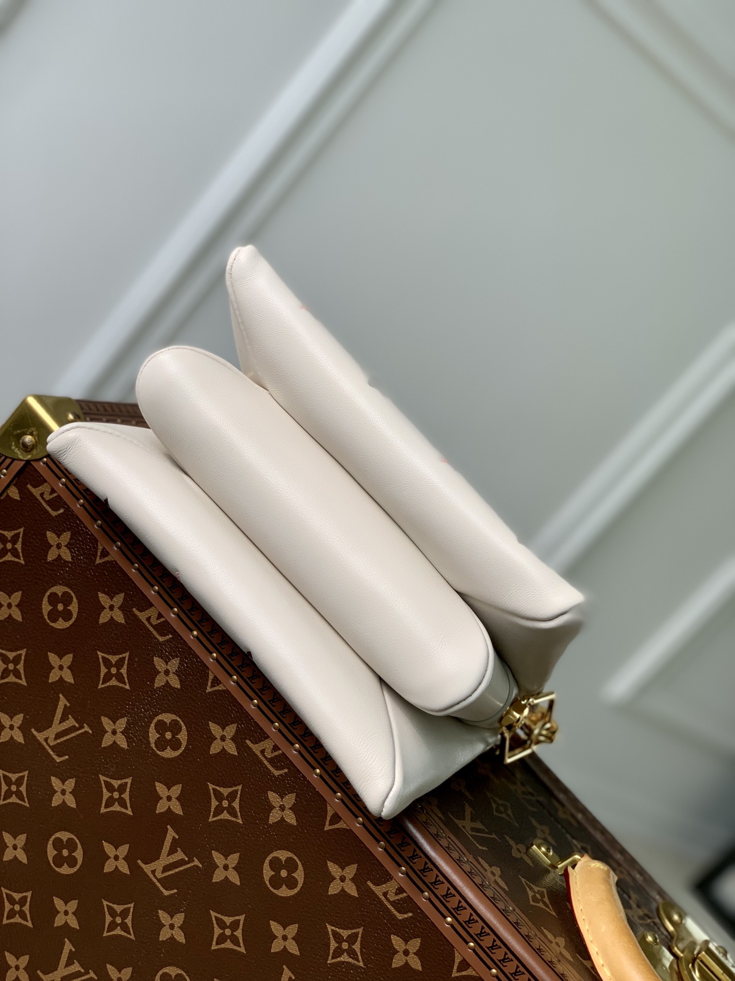 Bagsaaa L0vis Vvtt0n Coussin BB Tricolor Beige Lambskin - 20 x 16 x 7 cm