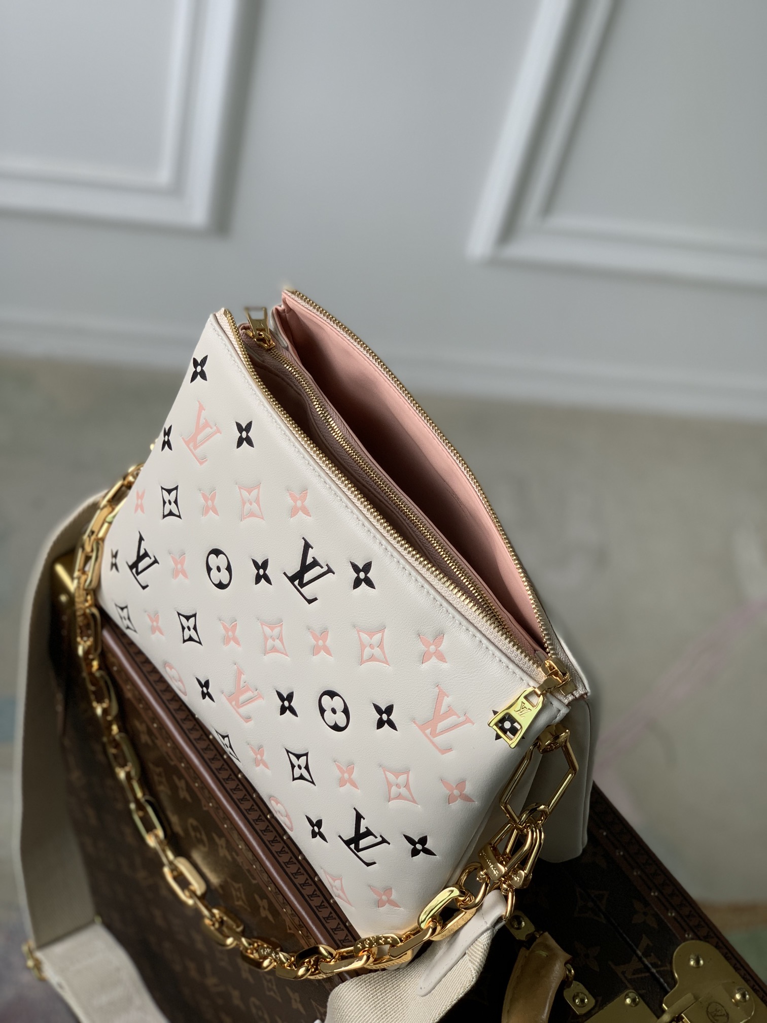 Bagsaaa L0vis Vvtt0n Coussin PM Tricolor Beige Lambskin - 26 x 20 x 12 cm