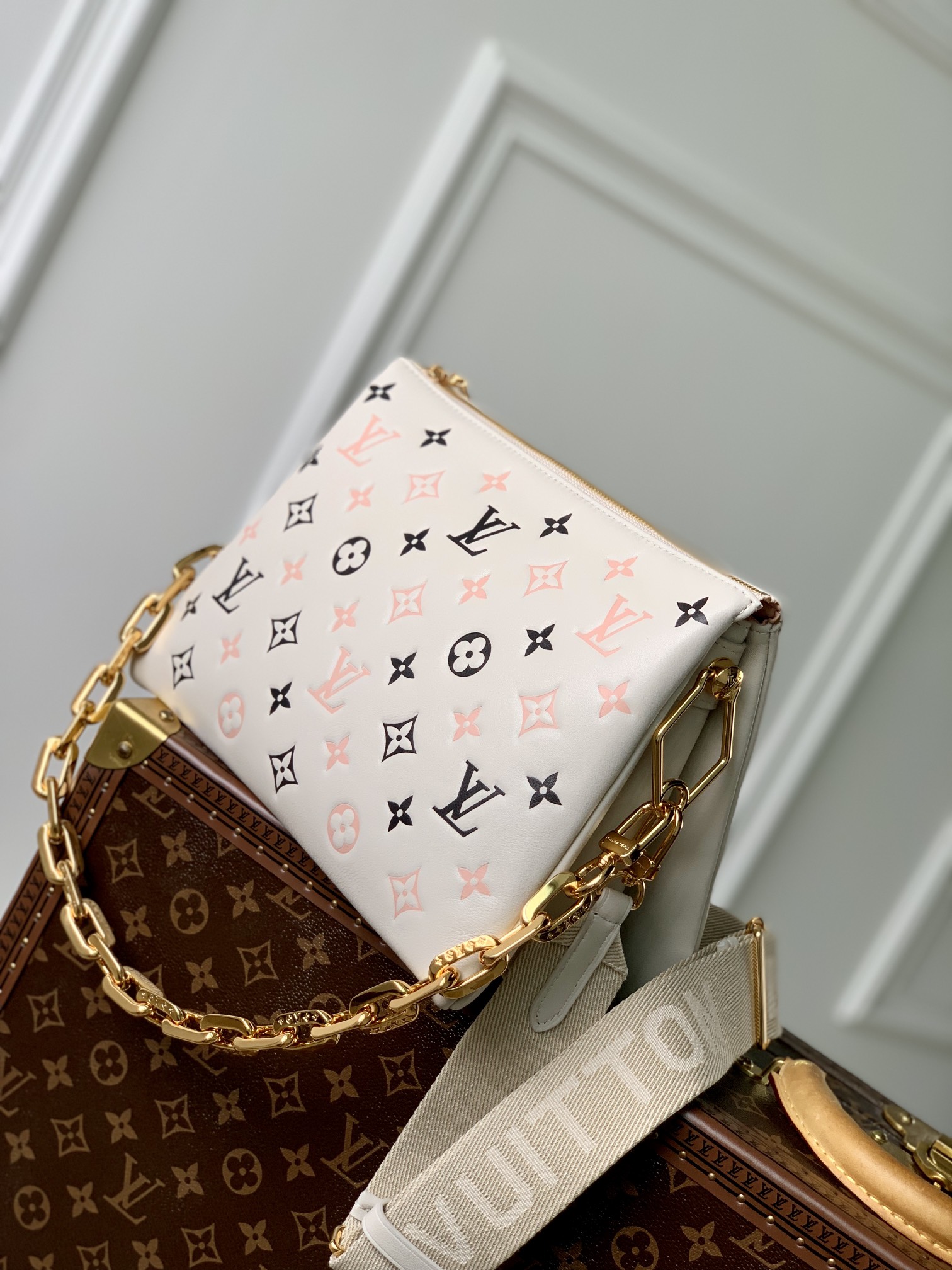 Bagsaaa L0vis Vvtt0n Coussin PM Tricolor Beige Lambskin - 26 x 20 x 12 cm