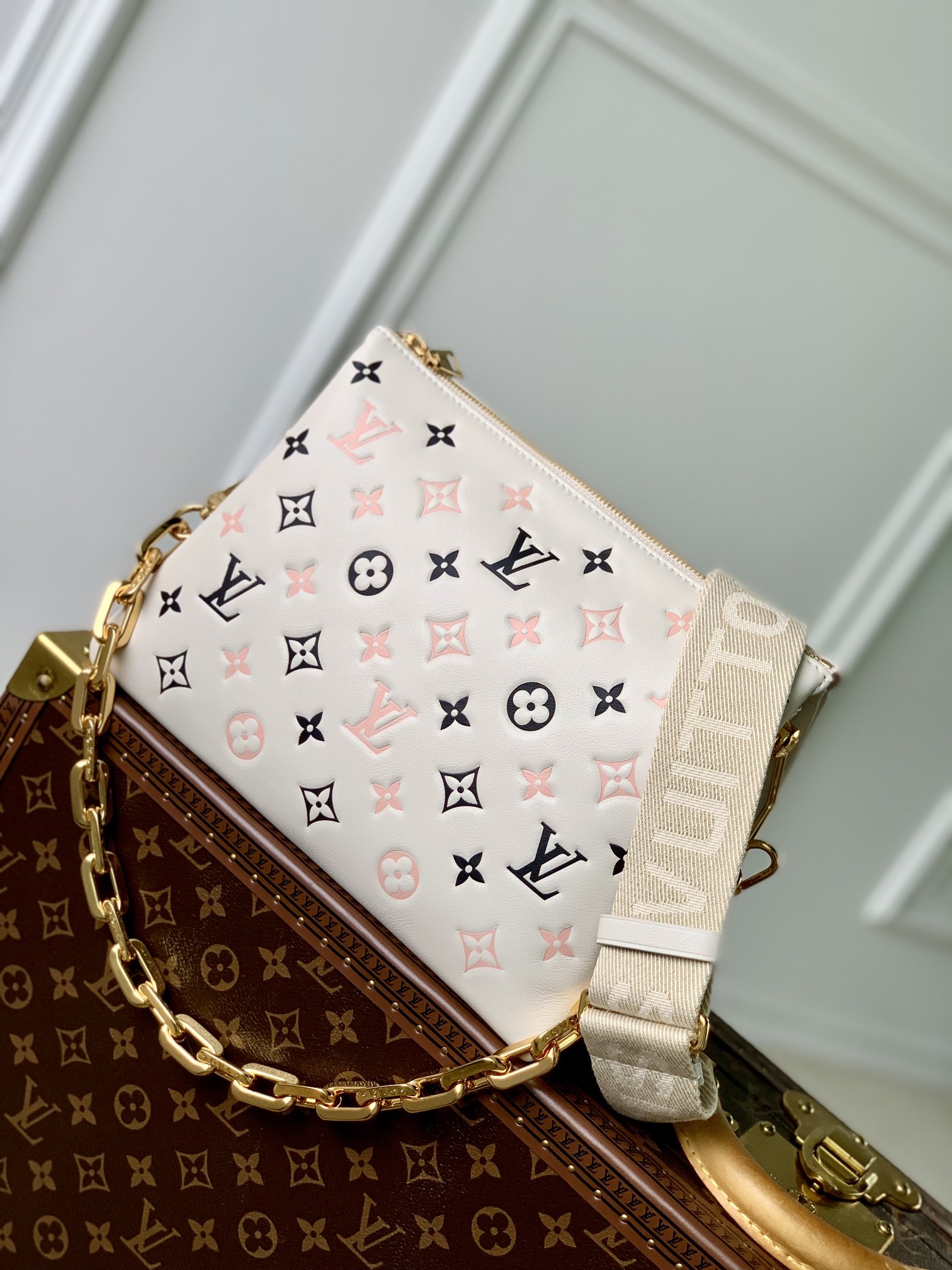 Bagsaaa L0vis Vvtt0n Coussin PM Tricolor Beige Lambskin - 26 x 20 x 12 cm