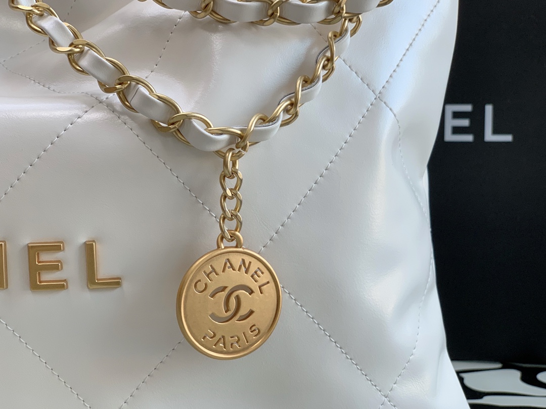 Bagsaaa Ch**el 22 tote bag White gold hardware