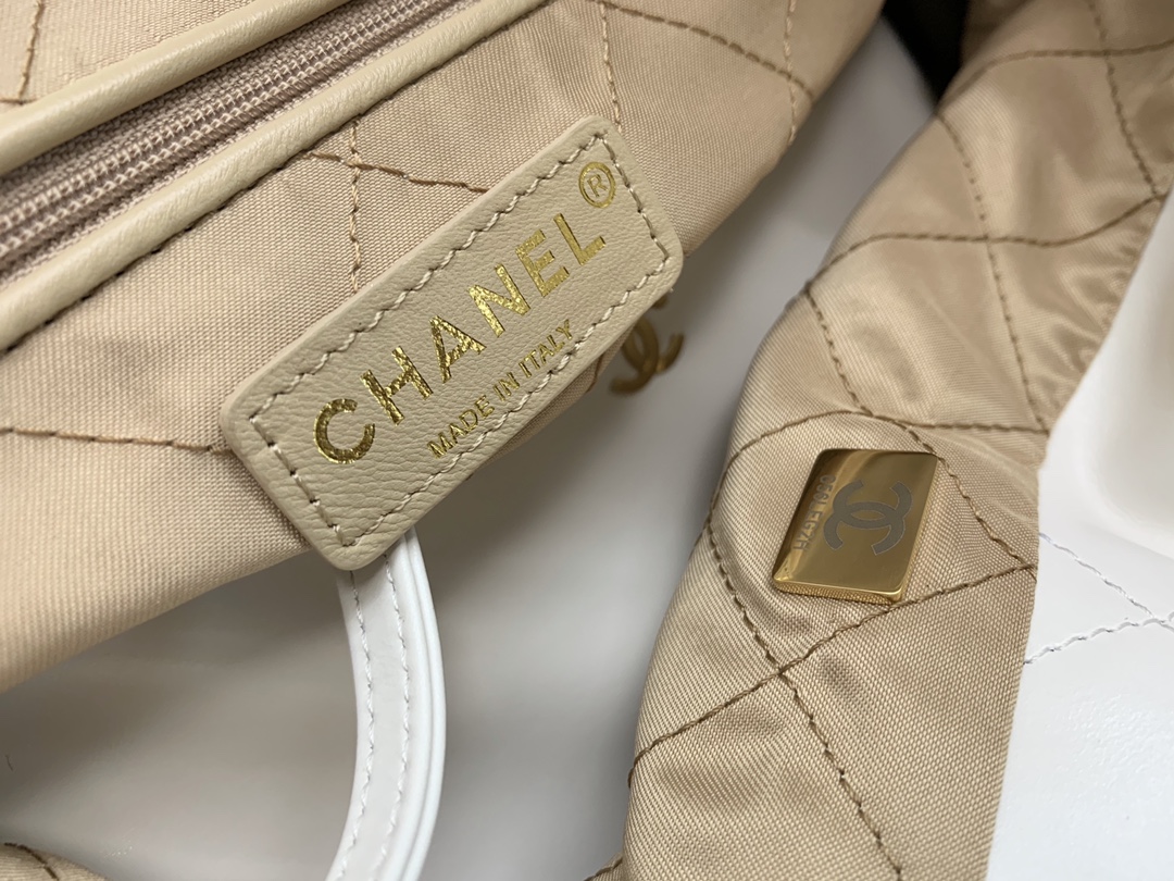 Bagsaaa Ch**el 22 tote bag White gold hardware