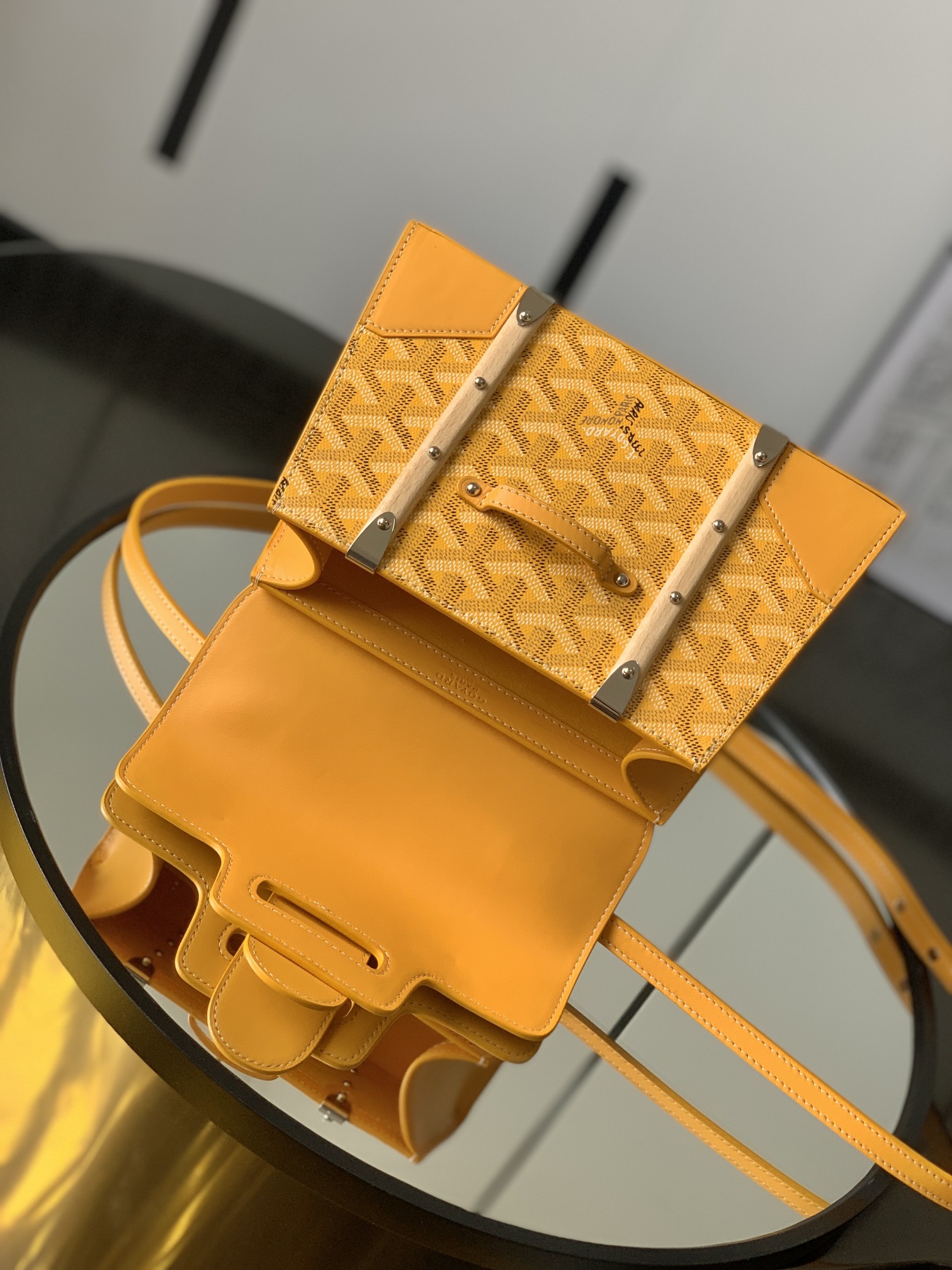 Bagsaaa G09ard Saigon Structure Mini Yellow Bag - 15 cm x 7.5 cm x 20 cm