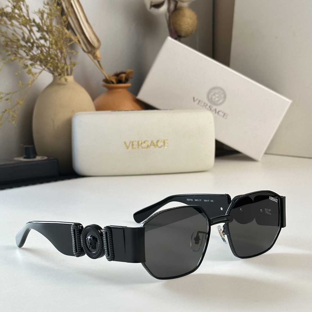 Bagsaaa Versace Sunglasses 