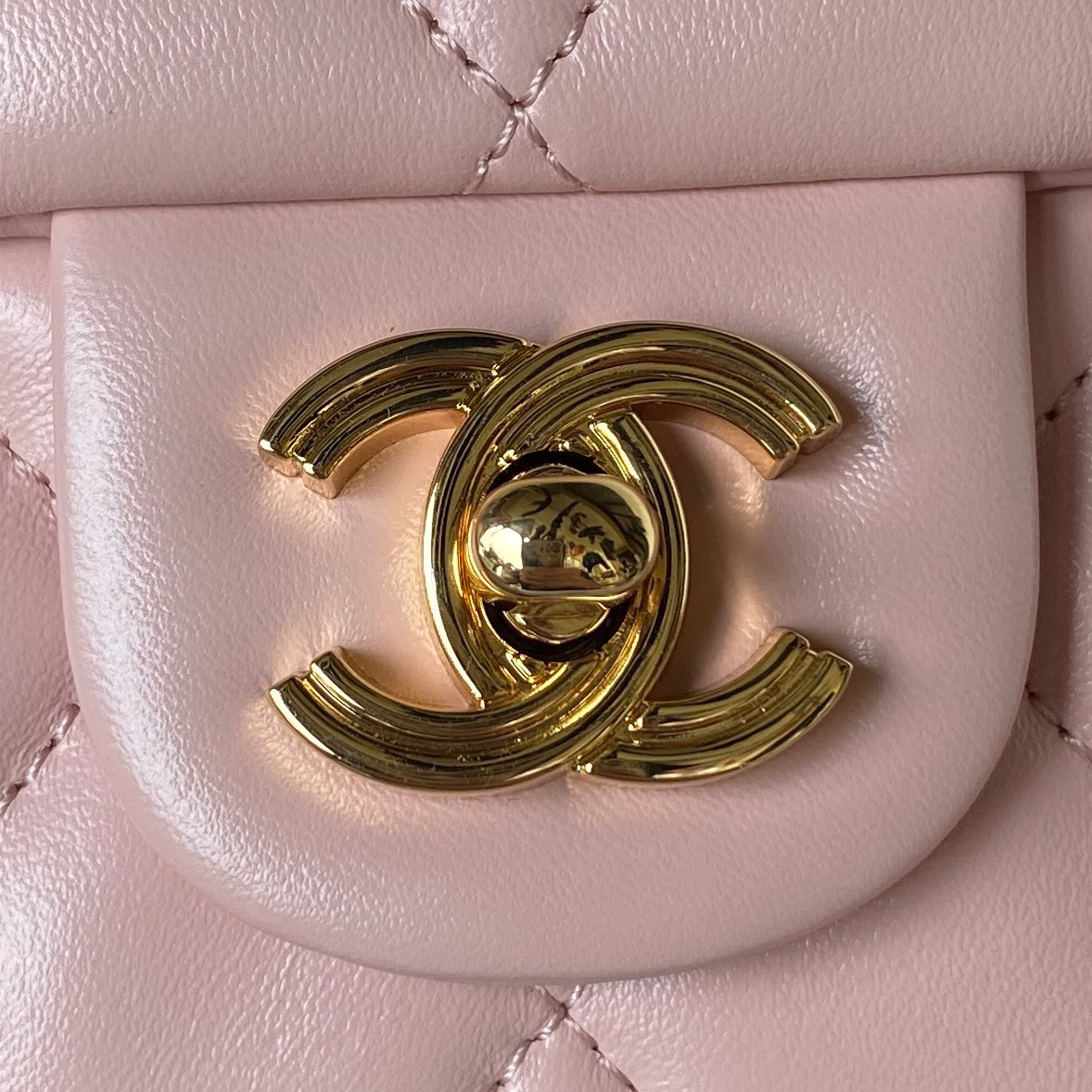 Bagsaaa Ch**el Flap Bag Gold Top Handle Pink- 13X21X8cm