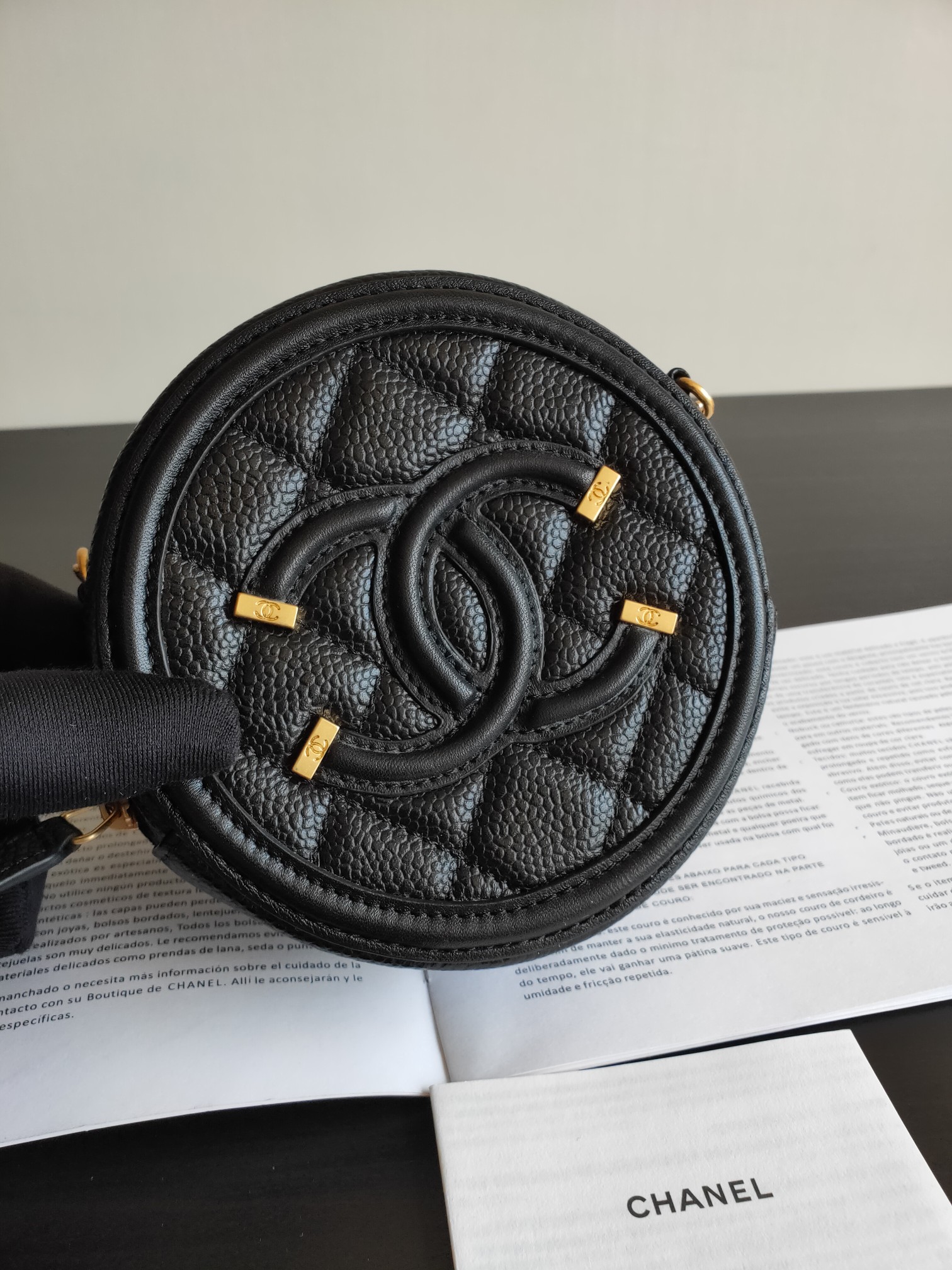 Bagsaaa Ch**el Around CC Filigree Black - 12cm