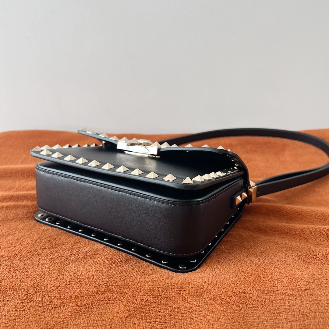 Bagsaaa Va1e*ntin0 Garavani Rockstud Shoulder Black Bag - 18.5x12x8cm
