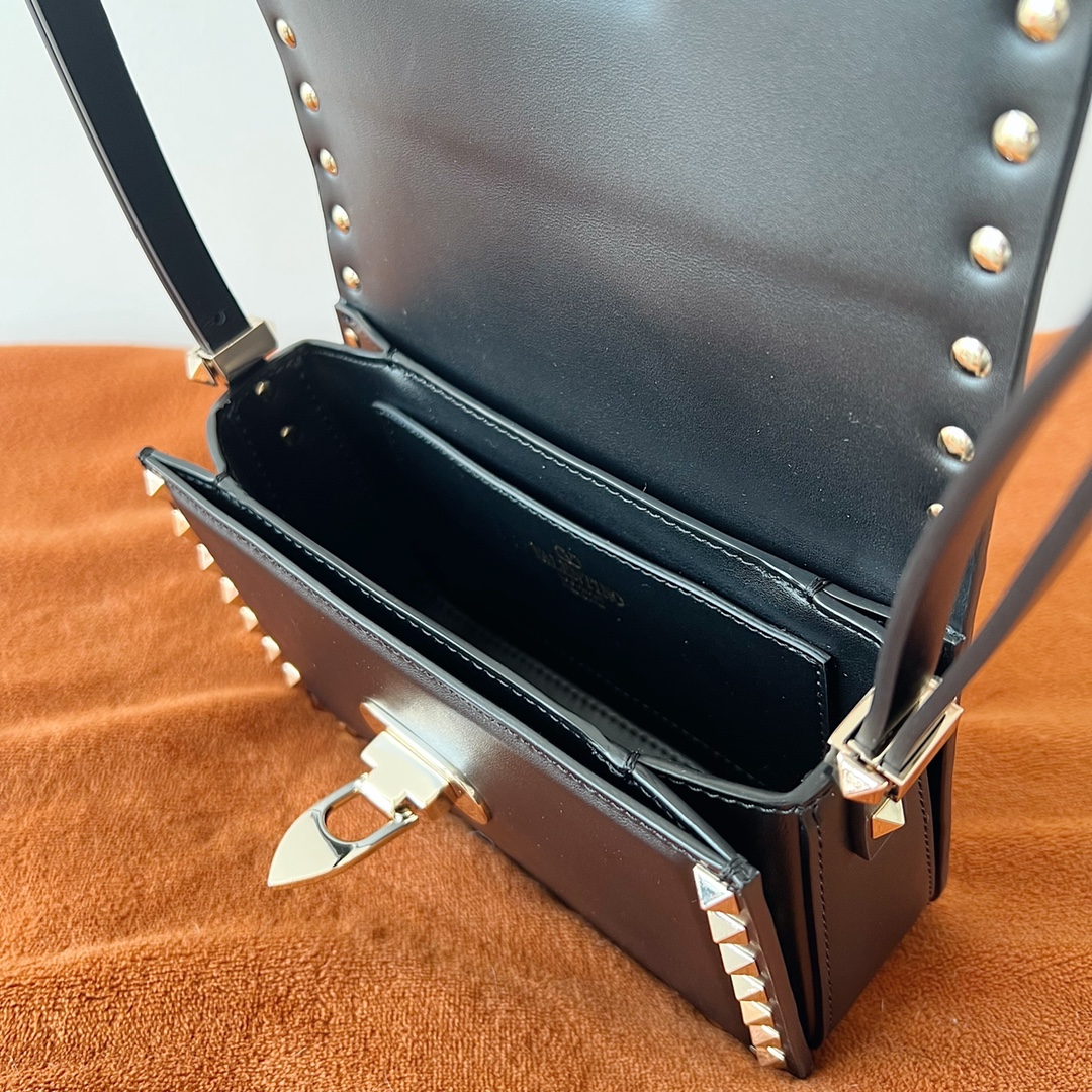 Bagsaaa Va1e*ntin0 Garavani Rockstud Shoulder Black Bag - 18.5x12x8cm