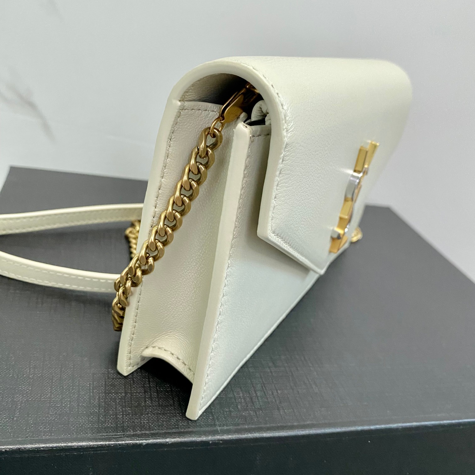Bagsaaa Y51 Cassandra Shoulder White Bag - 19x12.5x3.5cm 