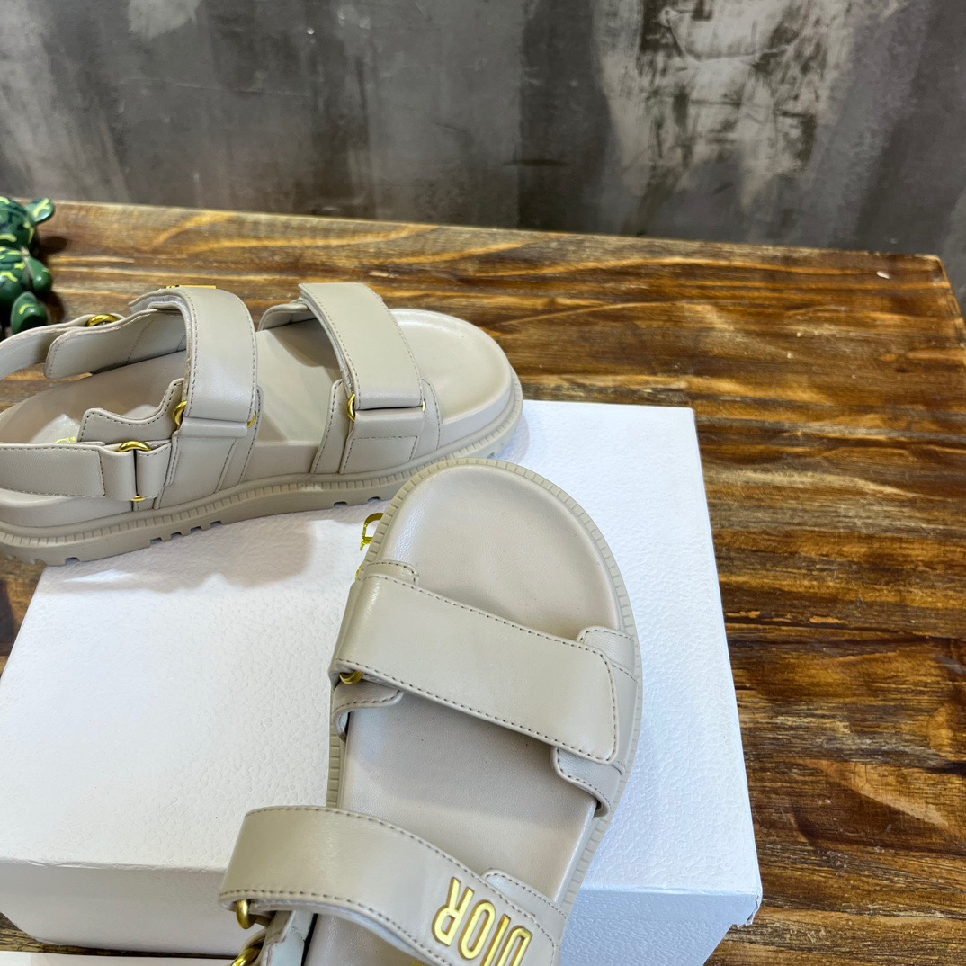 Bagsaaa D10r act sandal lambskin leather beige