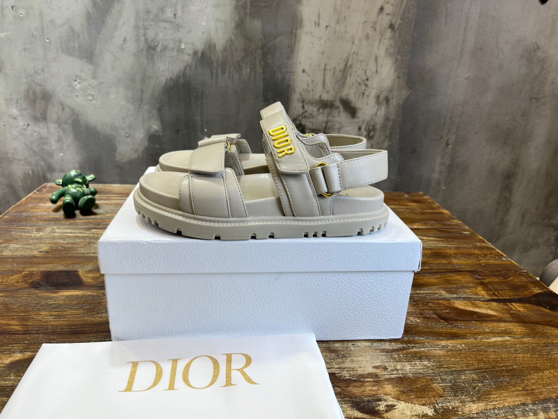 Bagsaaa D10r act sandal lambskin leather beige