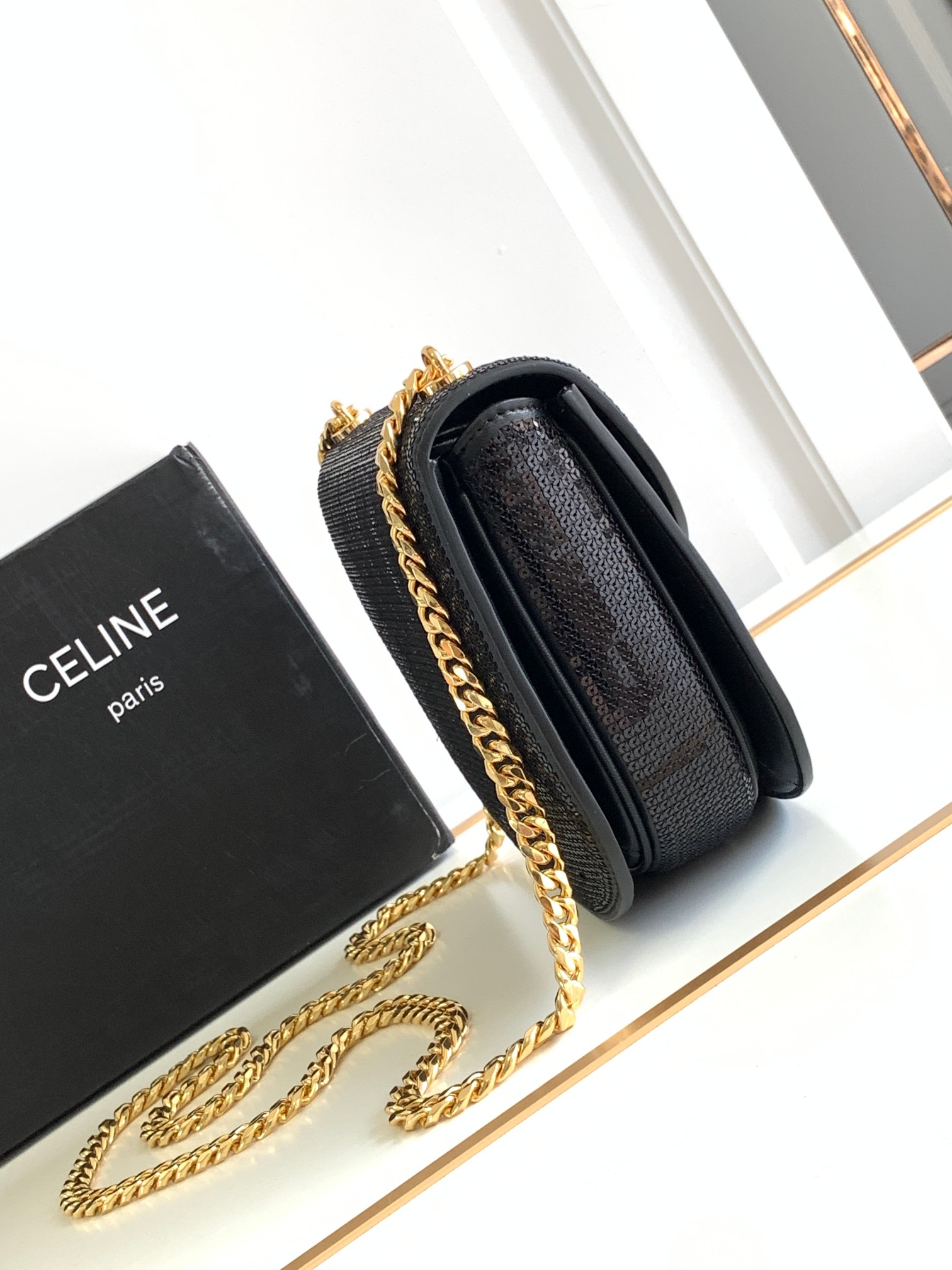 Bagsaaa Ce1i*e Teen Chain Besace in Black - 19 X 15 X 6 cm