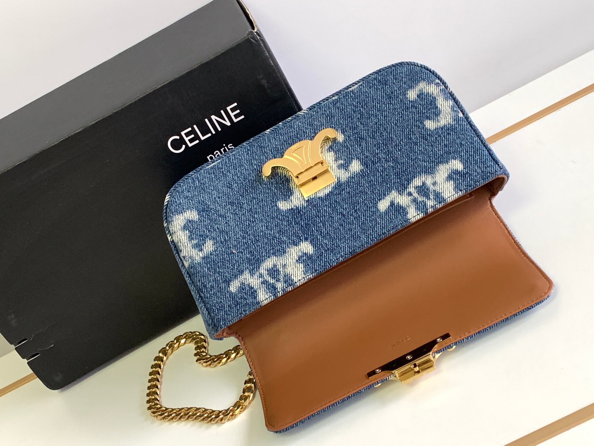Bagsaaa Ce1i*e Chain Shoulder Bag Triomphe in denim - 20.5 X 10.5 X 4