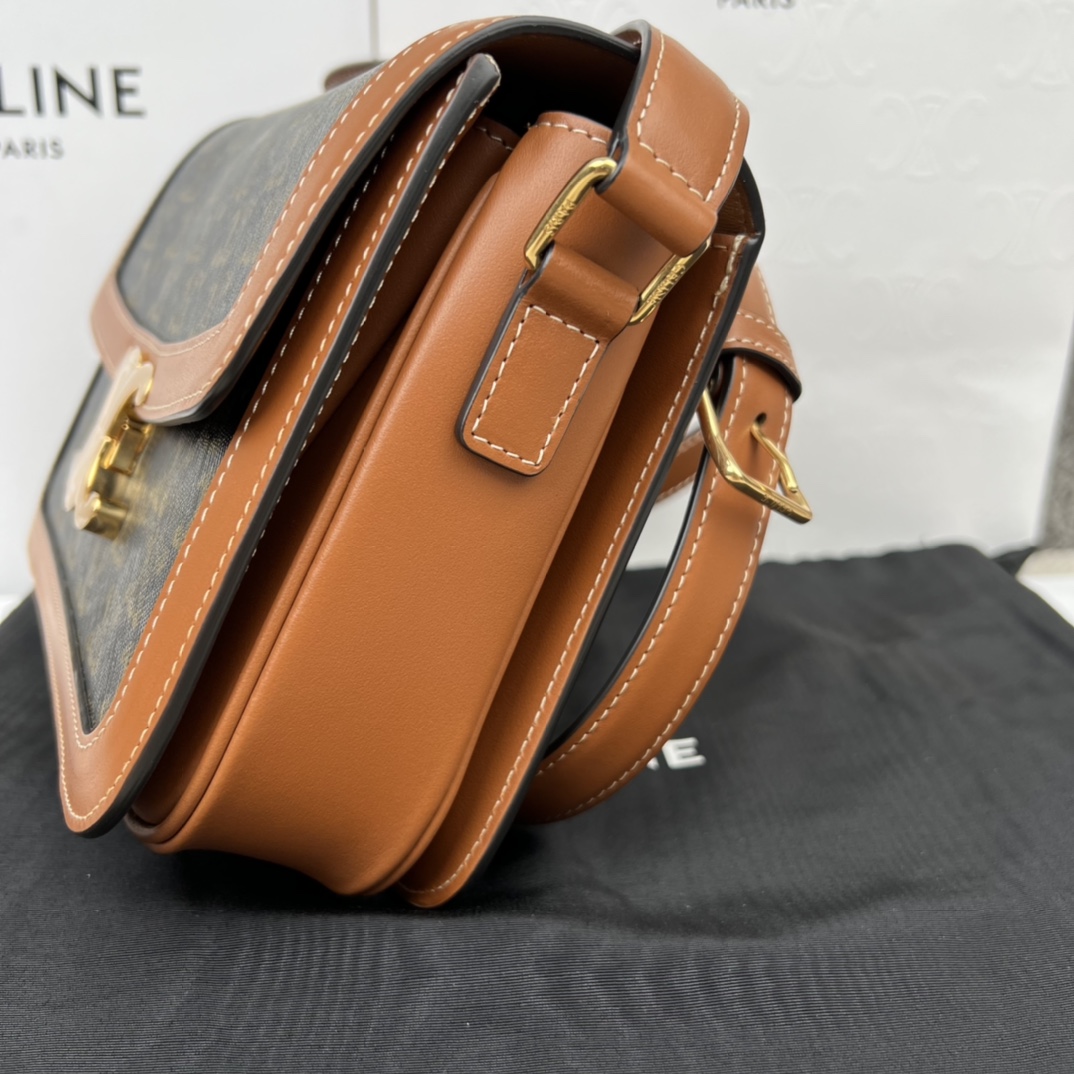 Bagsaaa Ce1i*e Classique Triomphe In shiny Calfskin Leather Black - 22.5 X 16.5 X 7.5 cm