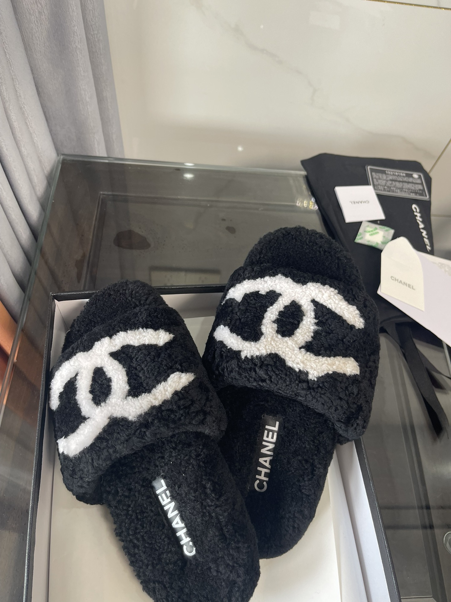 Bagsaaa Ch**el Fur Leather Black Slides
