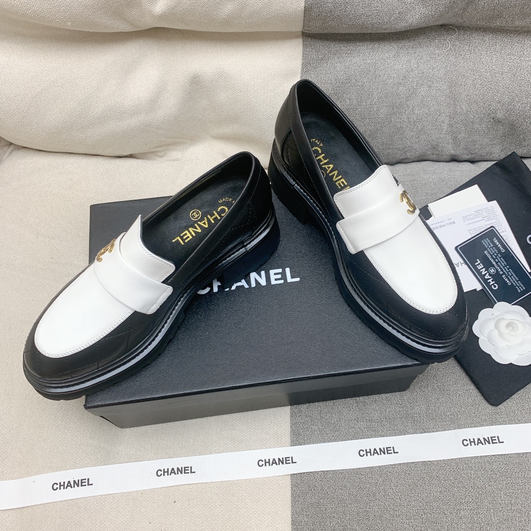 Bagsaaa Ch**el Loafers 