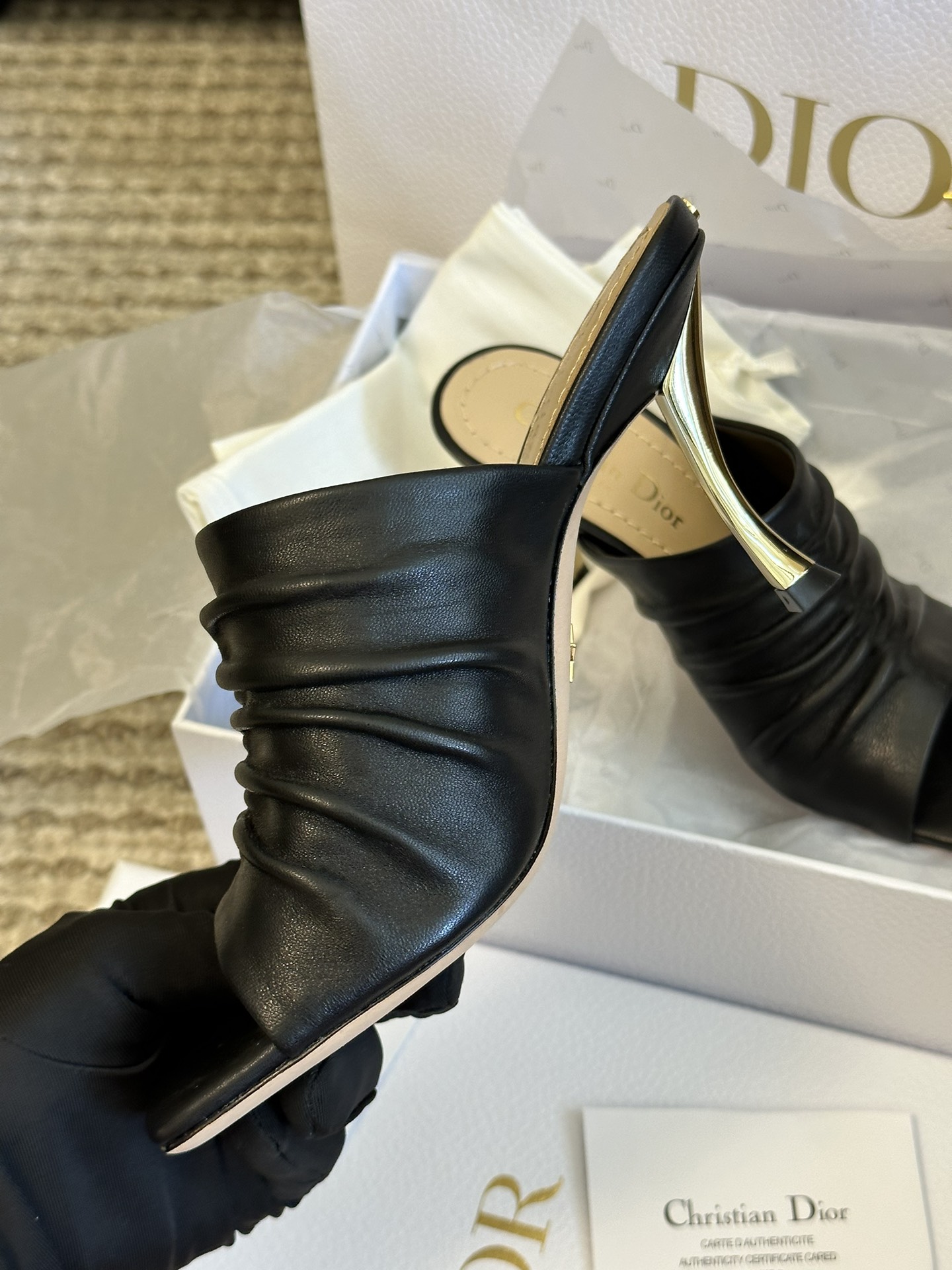 Bagsaaa D10r Black Sandals