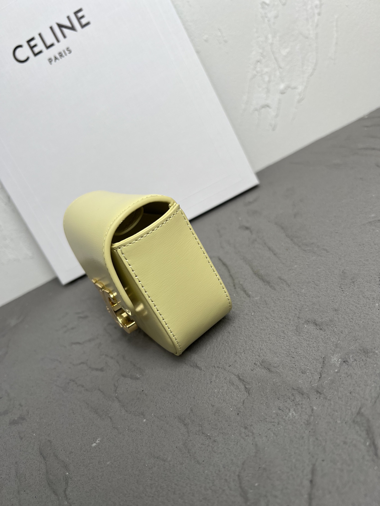 Bagsaaa Ce1i*e Mini Triomphe Yellow Bag - 11x8x4cm