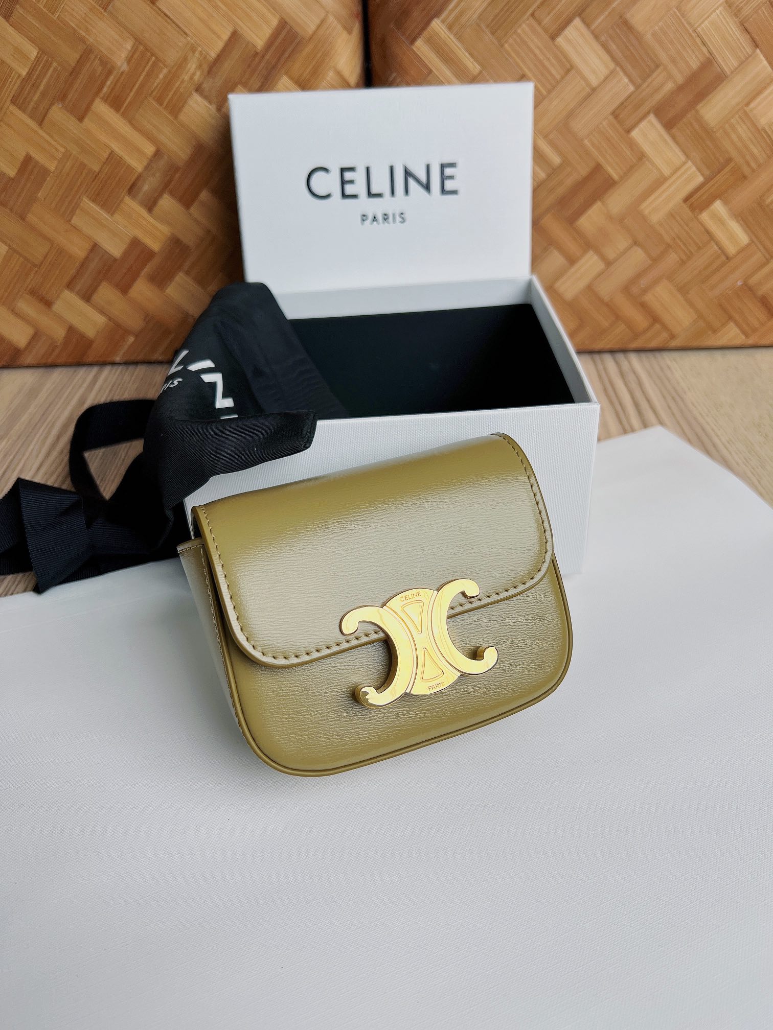 Bagsaaa Ce1i*e Mini Triomphe Light Green Bag - 11x8x4cm