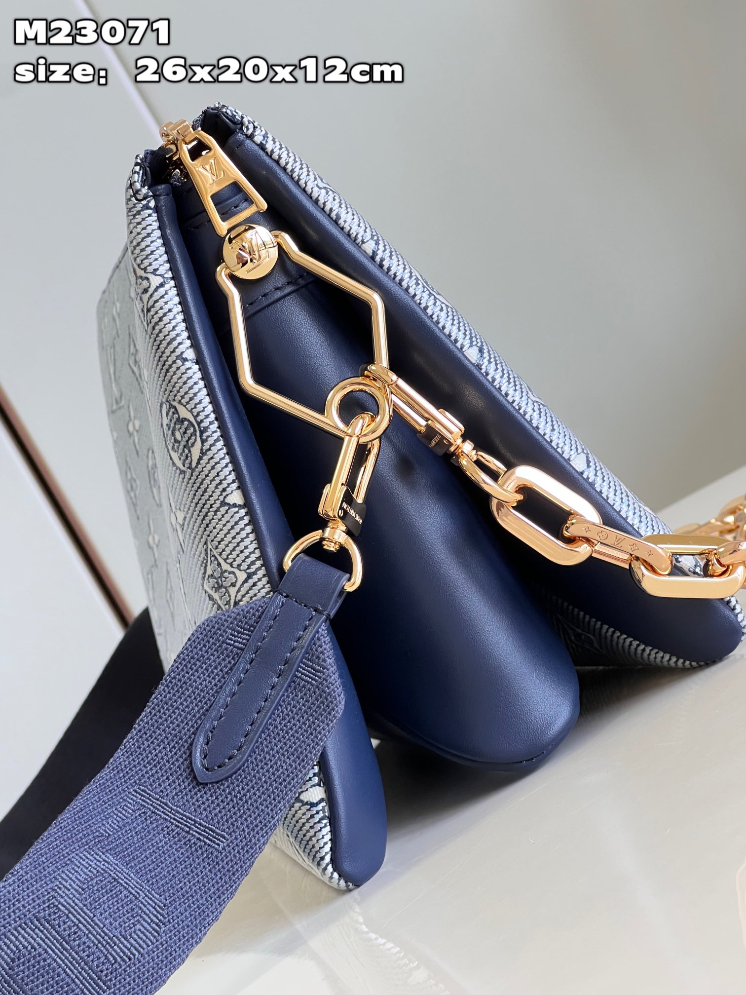 Bagsaaa L0vis Vvtt0n Coussin PM Blue Monogram - 26 x 20 x 12 cm